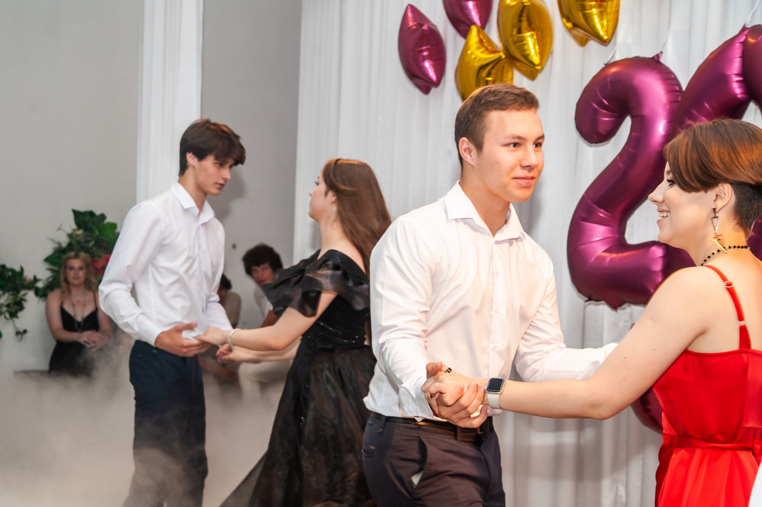 Выпускной МАОУ СОШ № 17 им. Эдуарда Есаяна. Свадебный и семейный фотограф Денис Лукьянов в Краснодаре, Краснодарском крае и Республике Крым