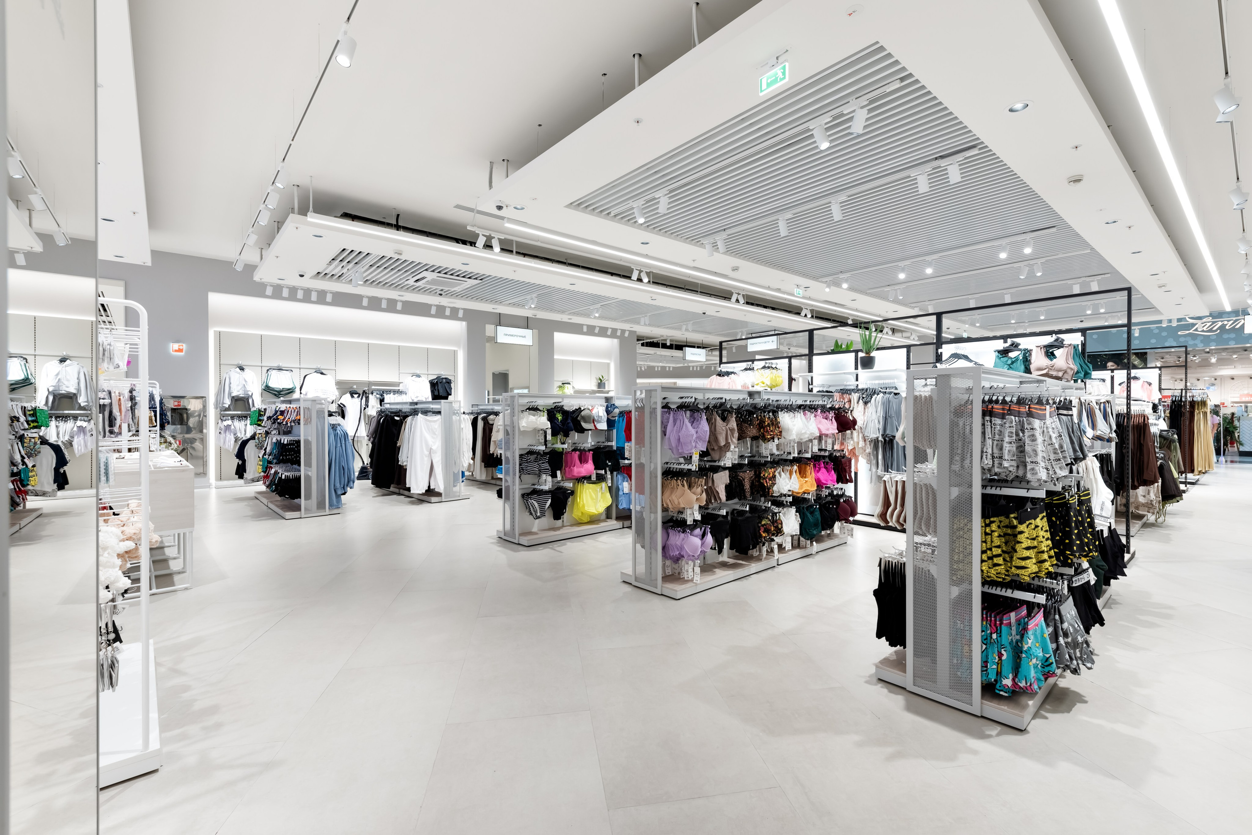 Gloria Jeans. Интерьерный фотограф в Новосибирске Дмитрий Шибаев