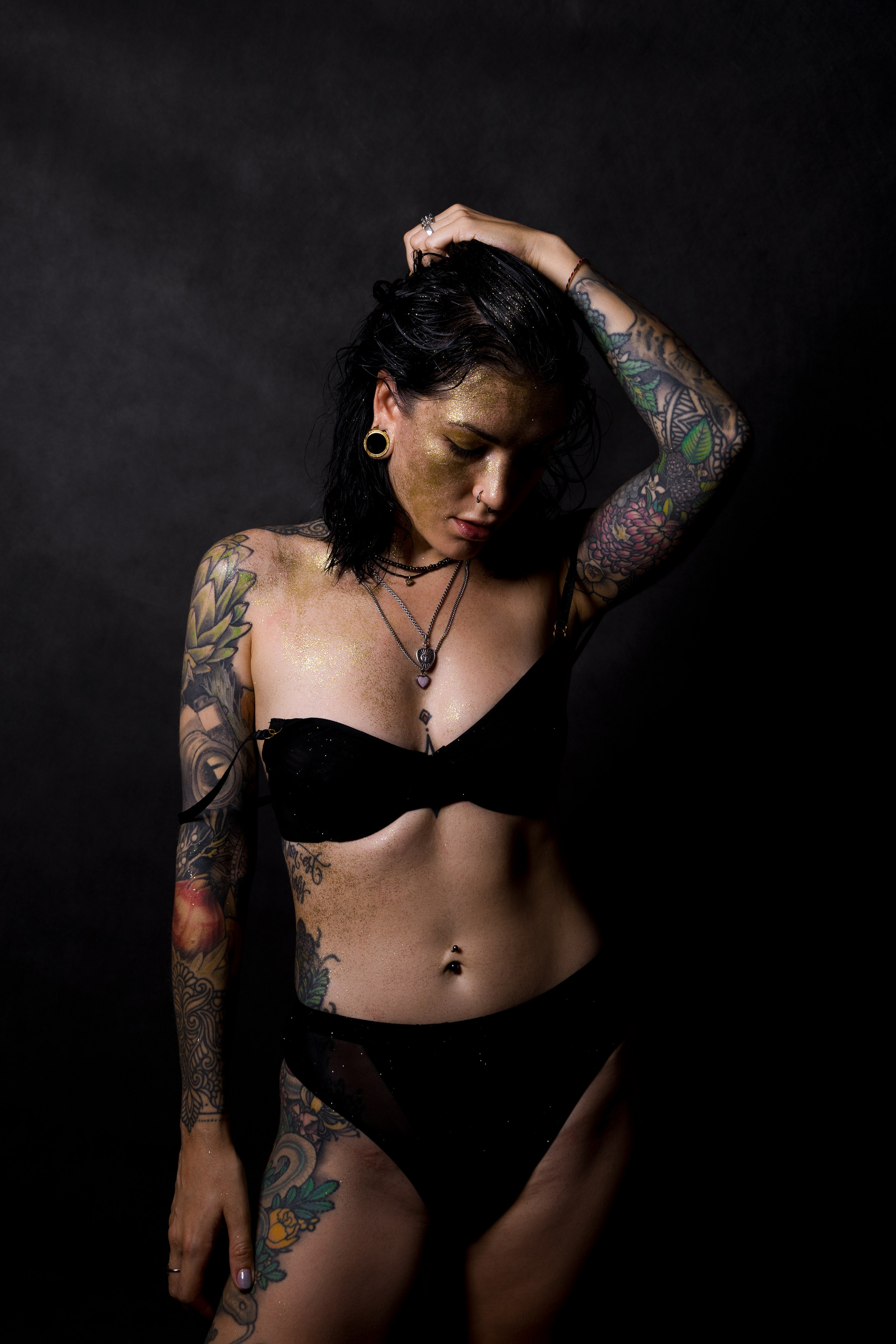 В белье. Photomantis