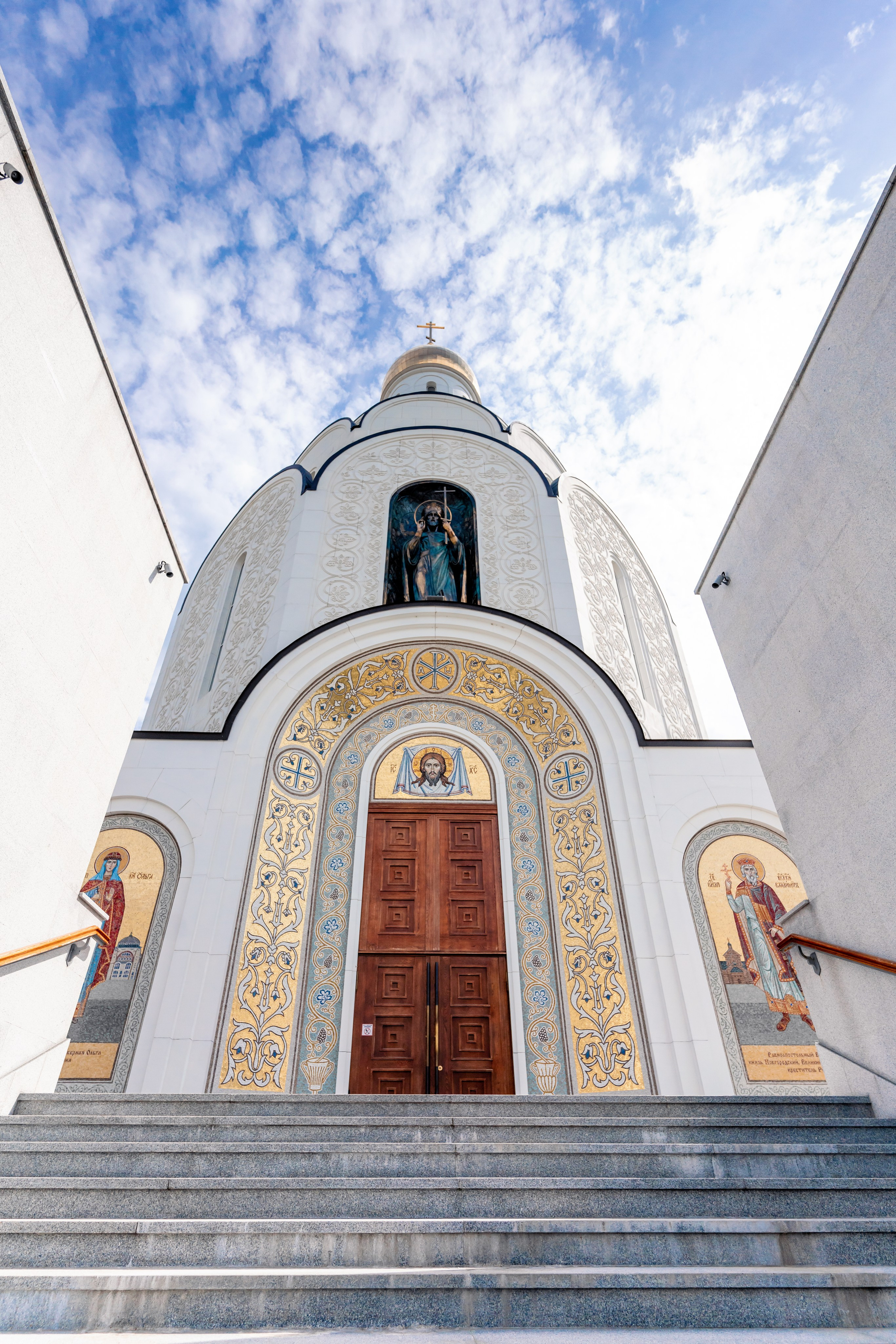 Фотограф на крещение Москва. Храм Владимира Равноапостольного Спартак. Фотограф \ Видеограф на Крещение, Венчание Москва| Семейные съемки