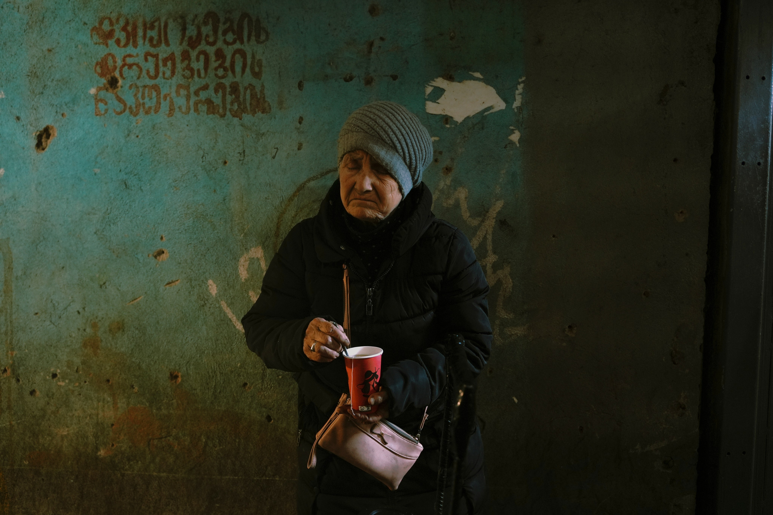 ТБИЛИСИ 2023-2024. Стрит-фотография, полная абсурда, идиотизма и красоты