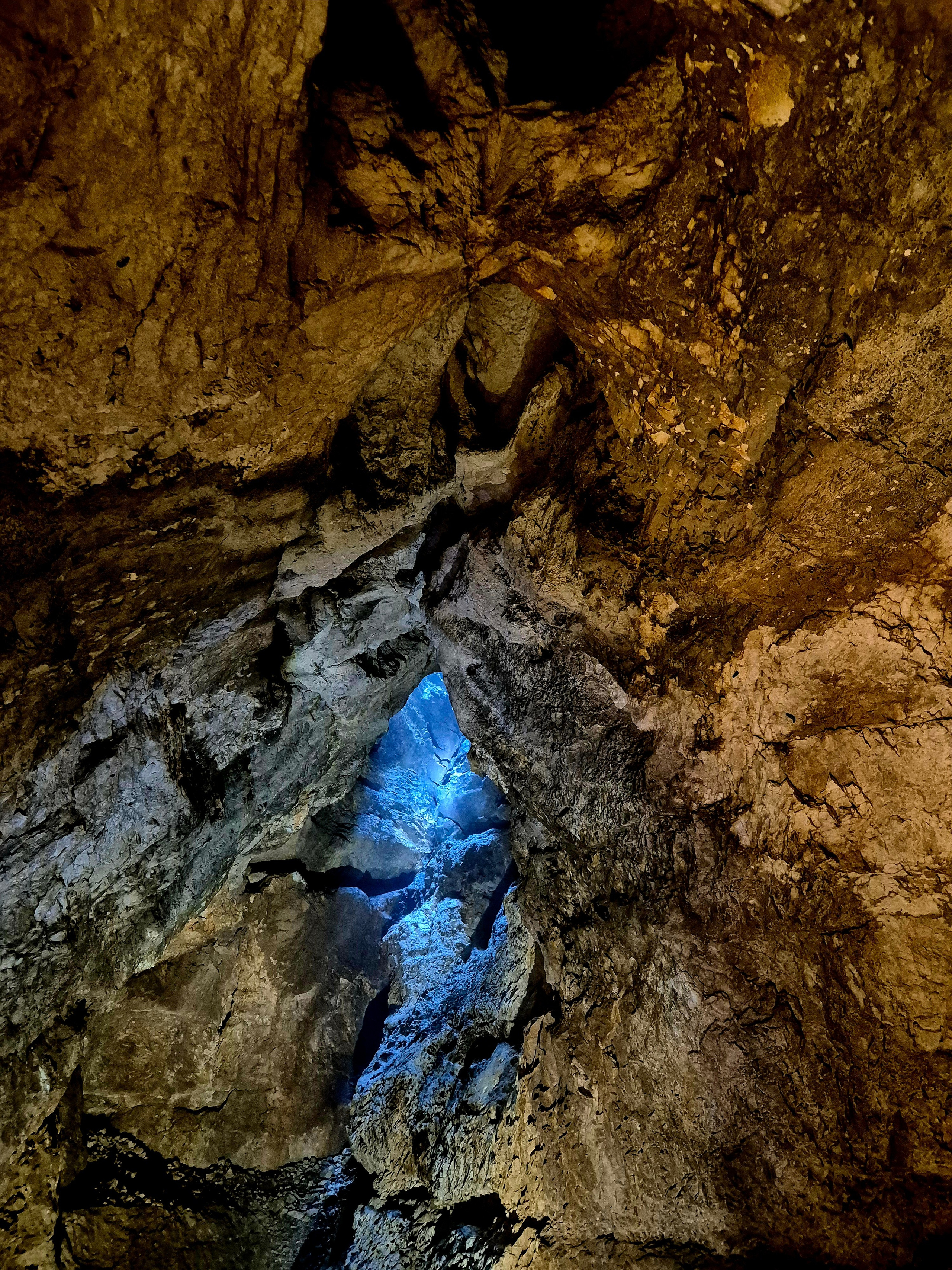 После нескольких дней лежания на пляже (и тренировок в местном бассейне) взяли машину и отправились путешествовать.