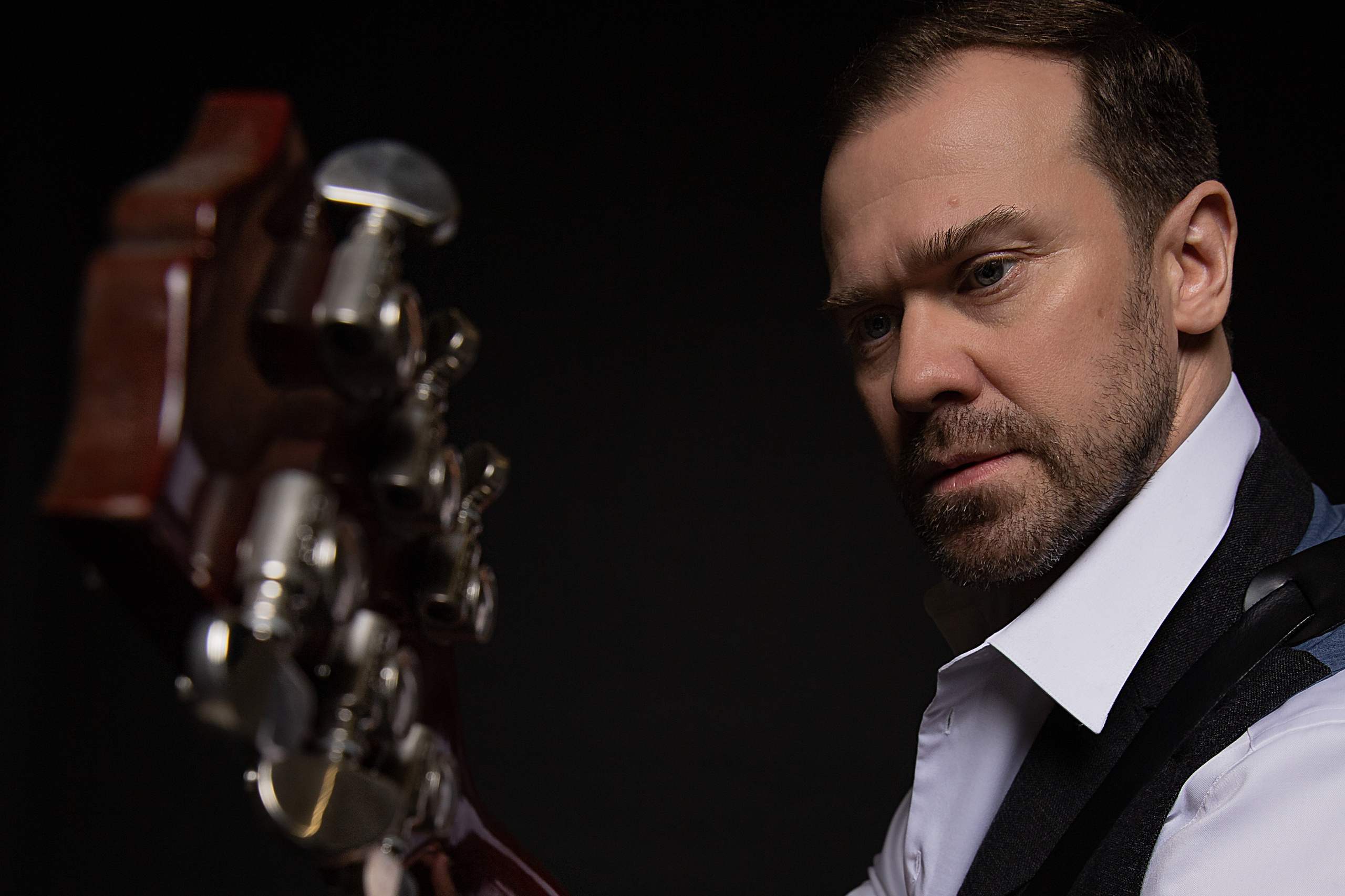 Актёрское портфолио. ФОТОГРАФ РАДОСТИ Фотосессия в студии СПб. Портретный фотограф — Юрий Торлопов