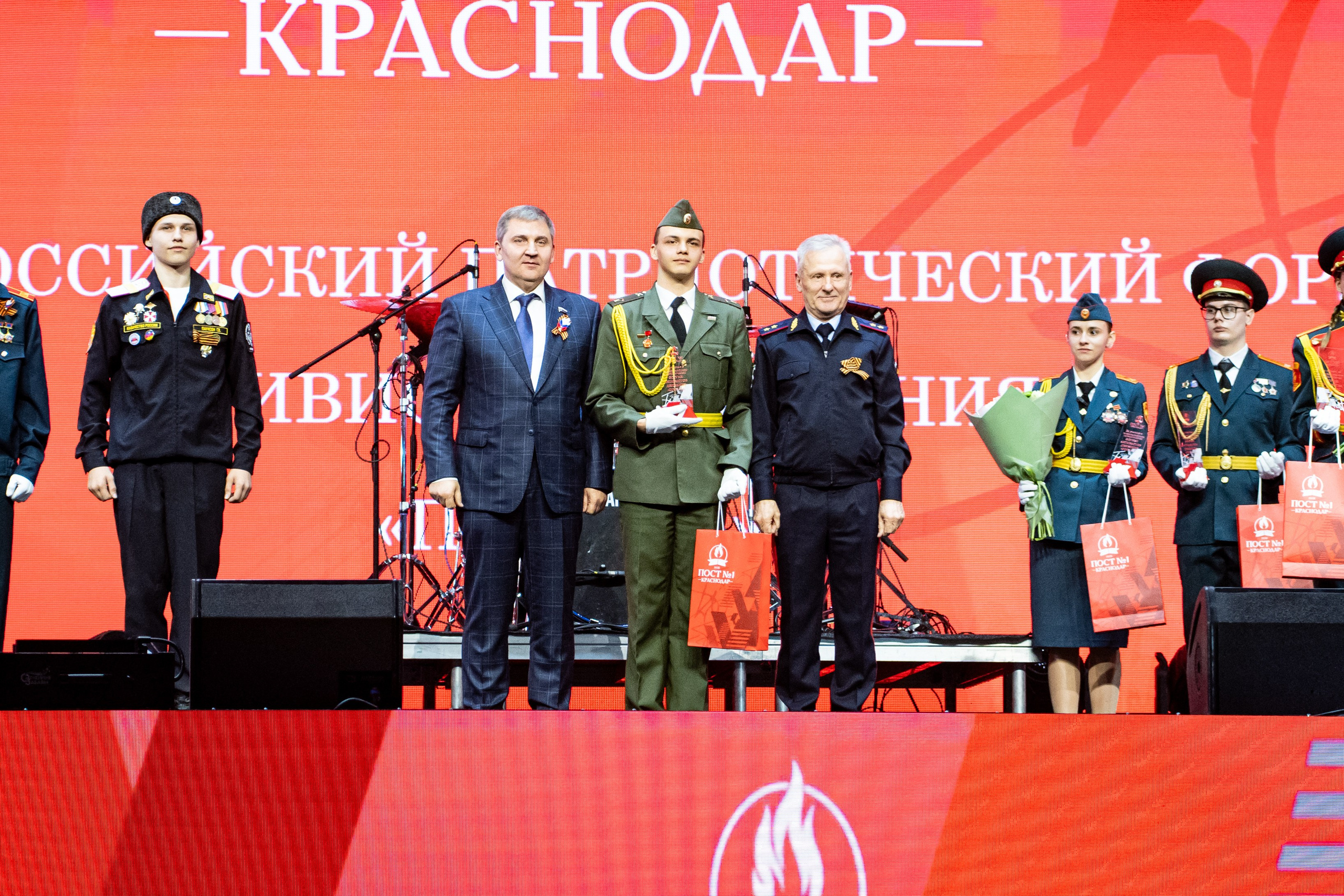 Линейка закрытия Всероссийского форума активистов движения «Пост № 1» & MONA / @ДС Олимп / Краснодар. Концертный фотограф в Краснодаре