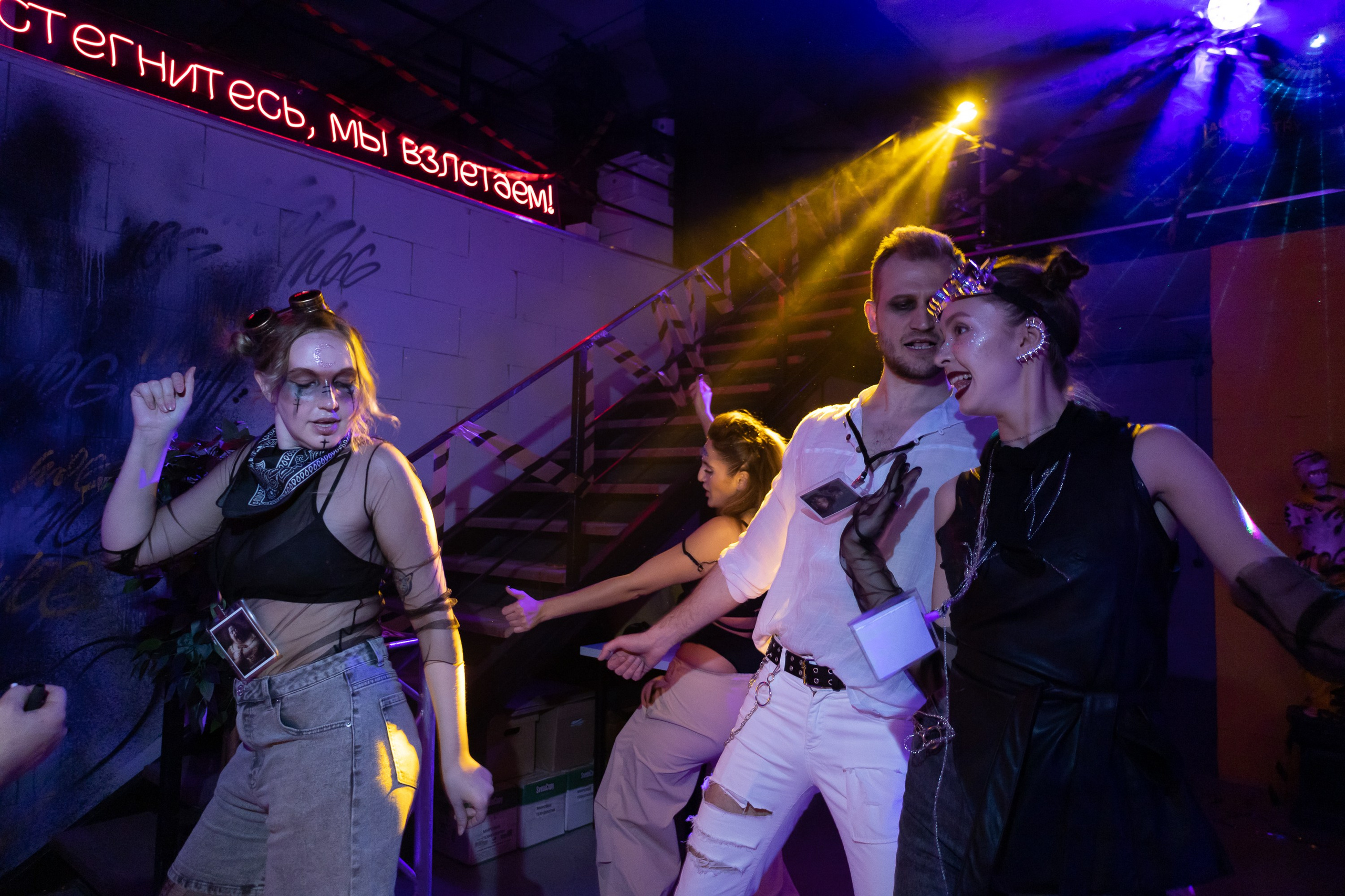 Корпоратив WOG в стиле Burningman. Фотограф свадебный, репортажный, индивидуальный, фото для маркетплейсов, брендов, автосалонов