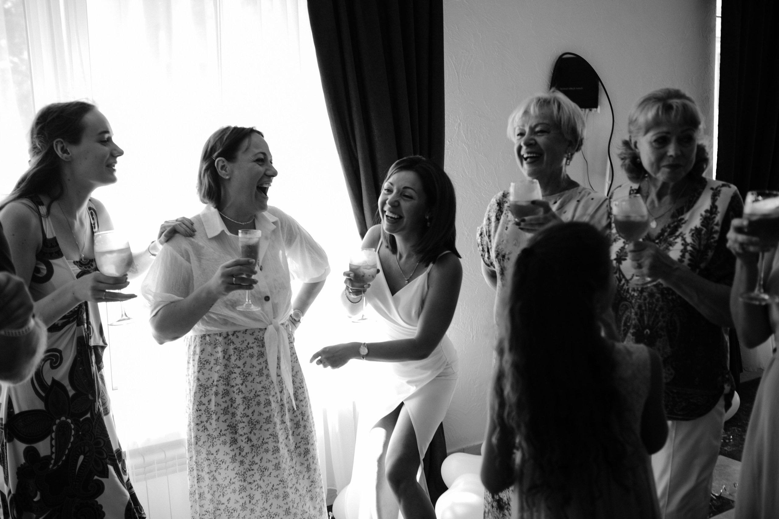 Лиза и Сережа. Роспись и тусовка в коттедже. Свадебный и портретный фотограф в Москве Анастасия Масюк