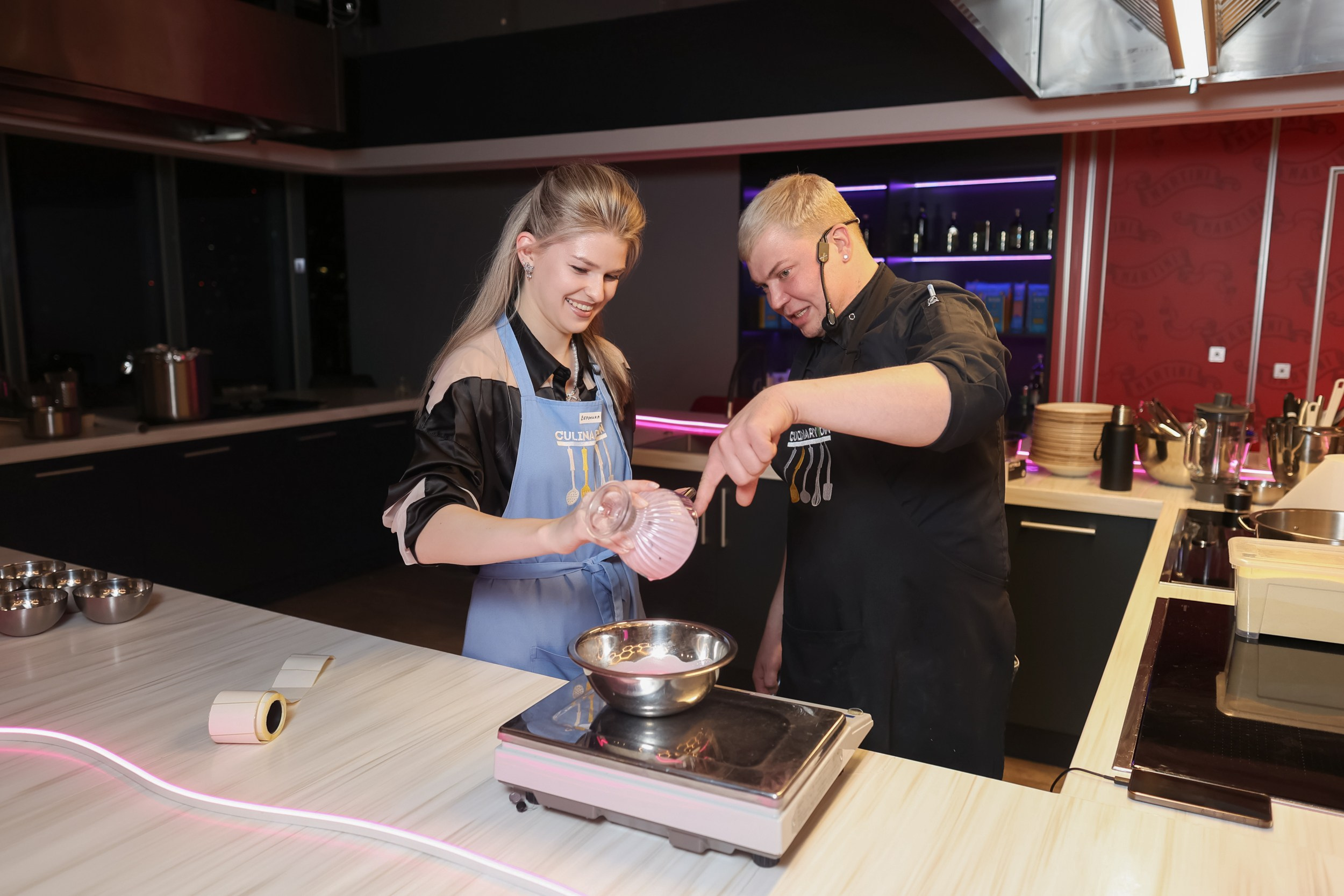 Вечеринка 8 марта в EventyOn. Репортажный фотограф видеограф в Москве Ольга Плаксина