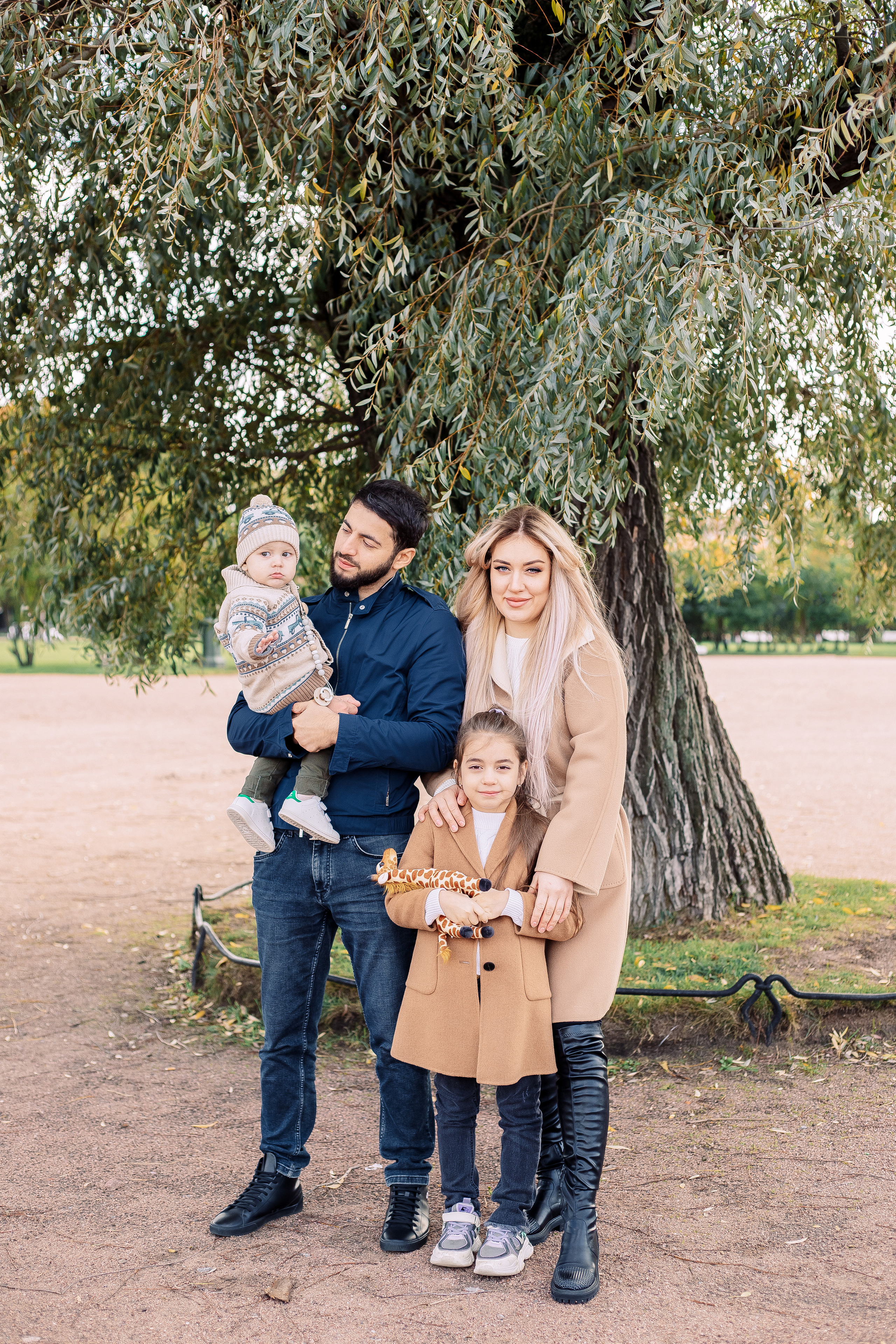 Семейная осенняя фотосессия на улице на Марсовом Поле. Фотограф в Санкт-Петербурге, Анна Скворцова