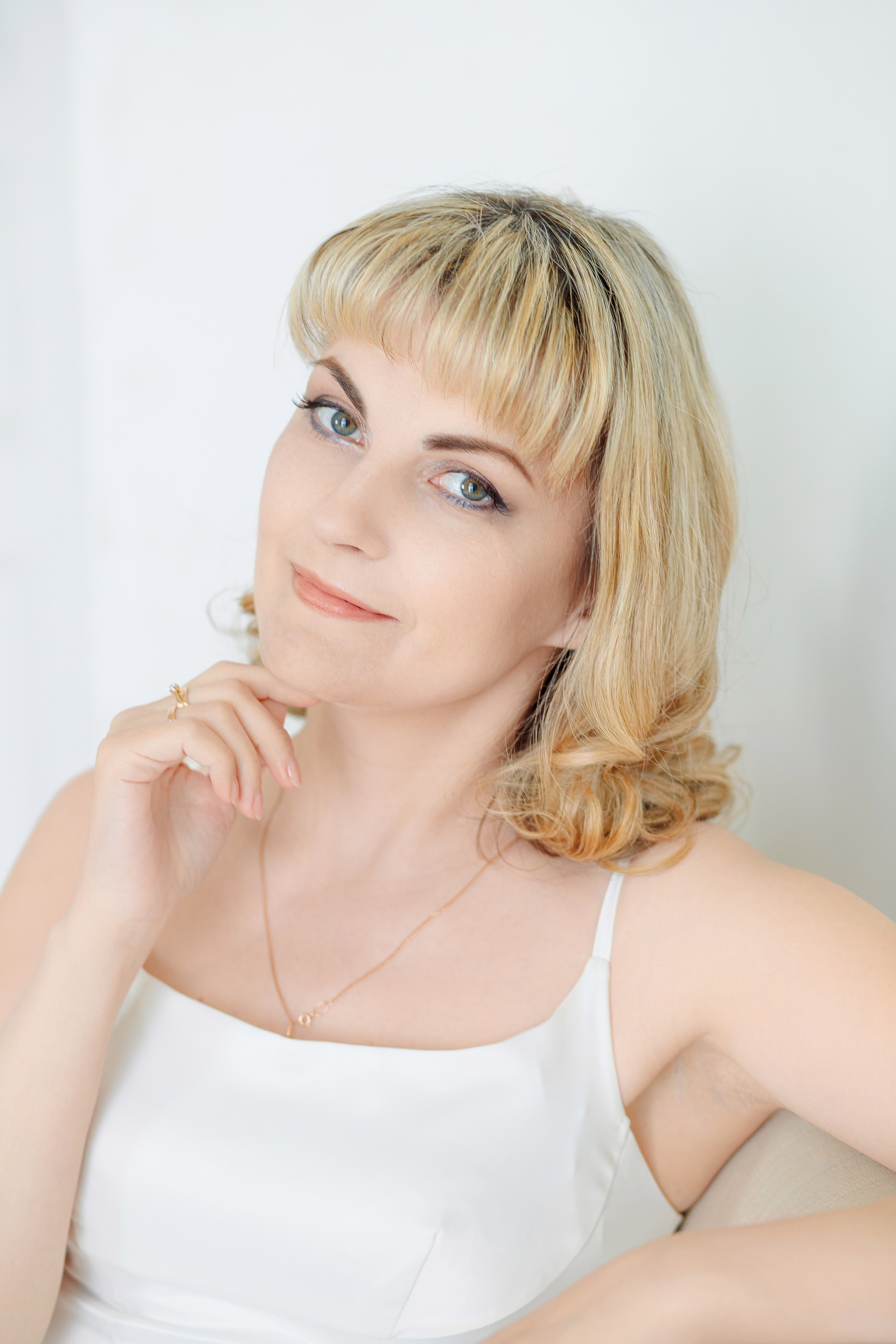 Женская фотосессия в фотостудии на балконе. Фотограф в Санкт-Петербурге, Анна Скворцова