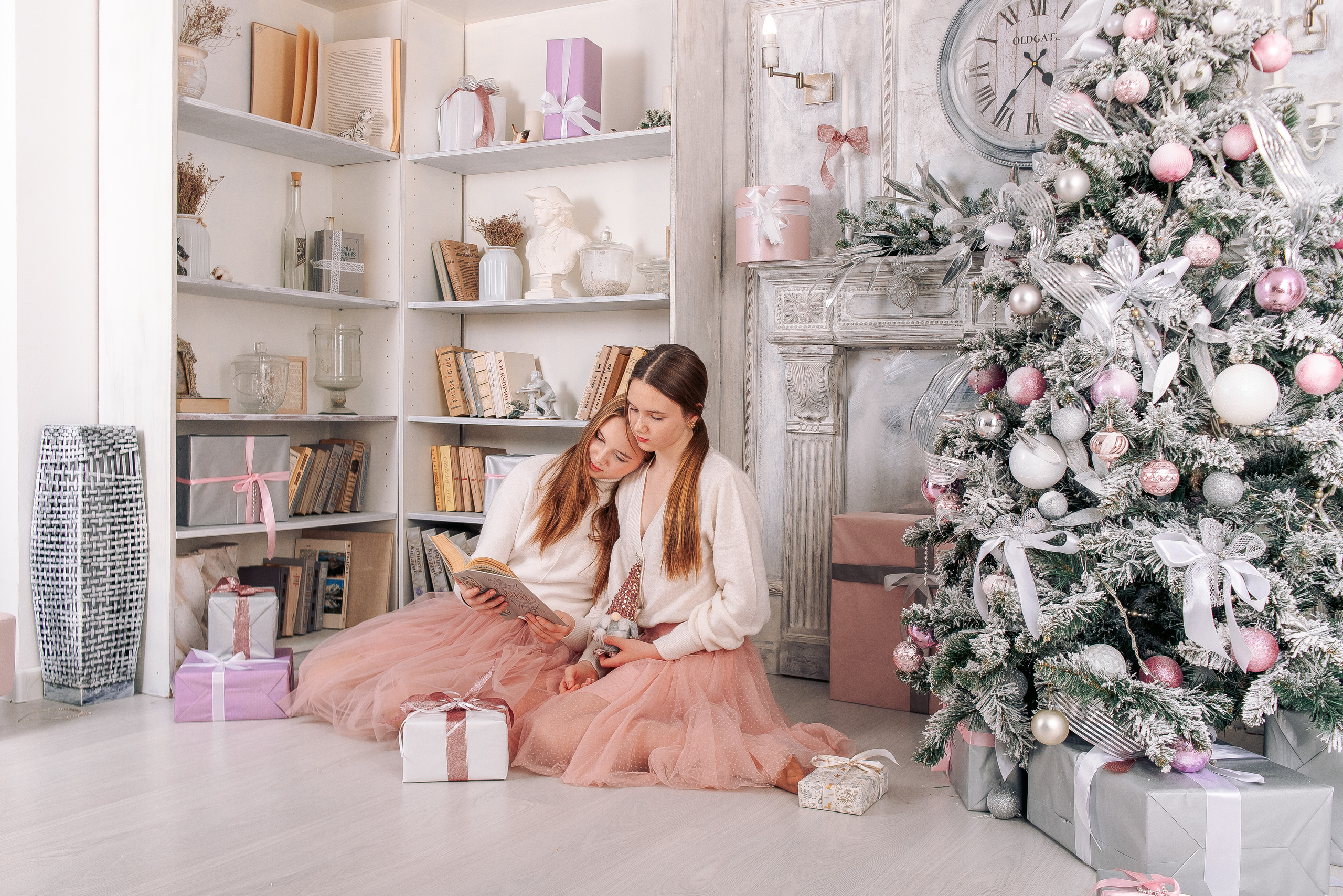 Новогодняя фотосессия близняшек в фотостудии в Санкт-Петербурге. Фотограф в Санкт-Петербурге, Анна Скворцова