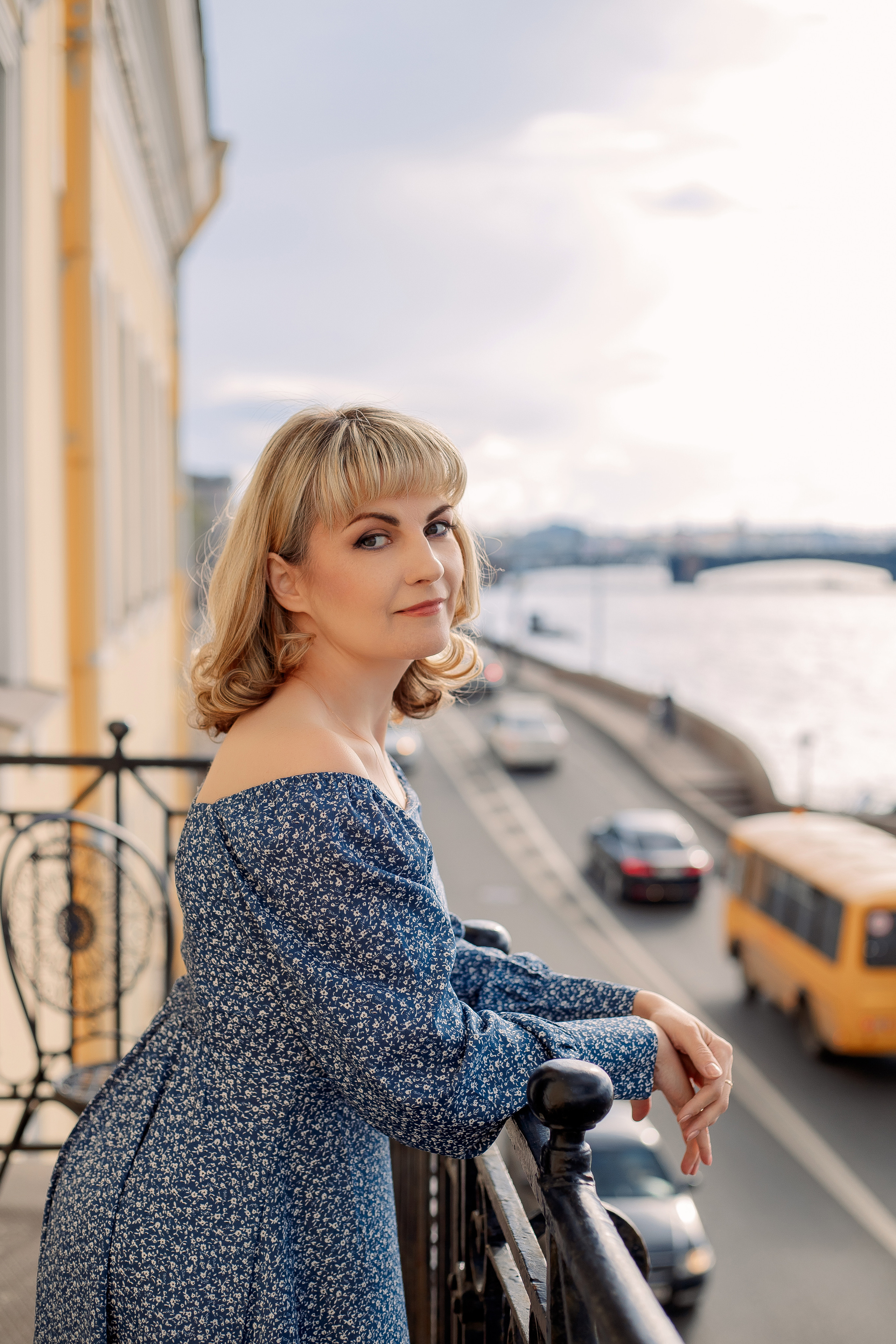 Женская фотосессия в фотостудии на балконе. Фотограф в Санкт-Петербурге, Анна Скворцова