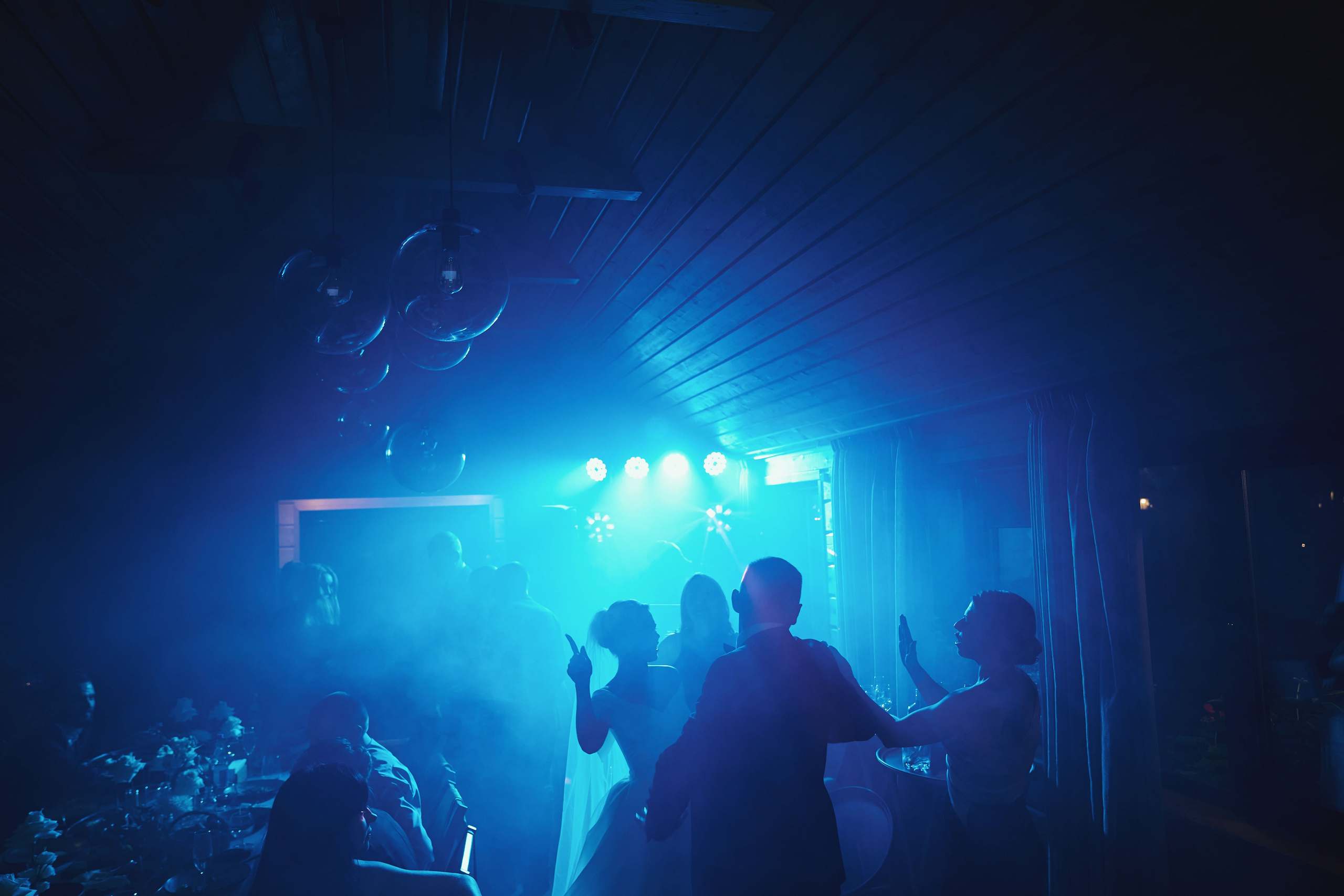 Свадьба Николая и Ирины в Золотом сазане, большая беседка