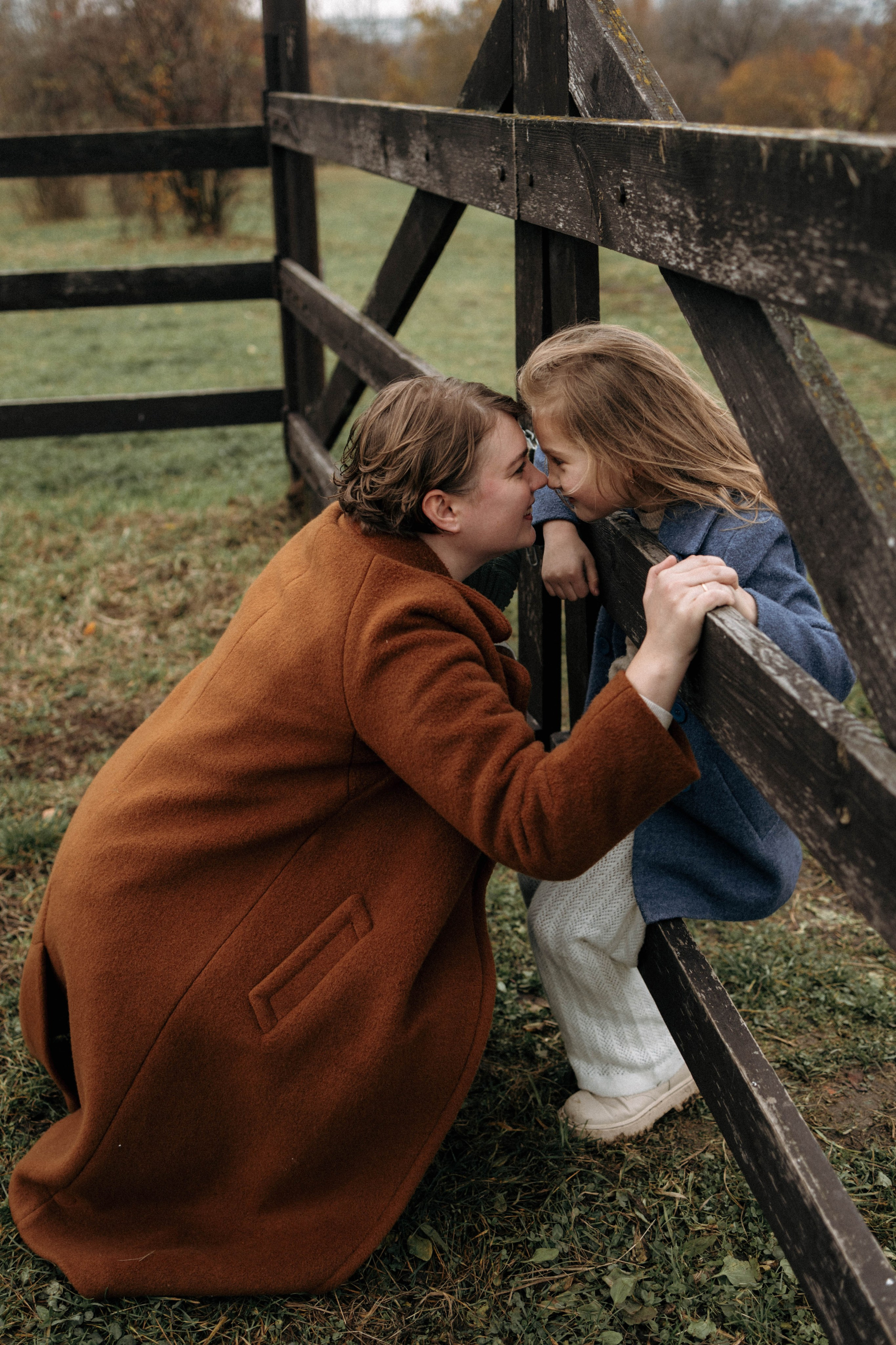 Прогулка мамы с детьми в Коломенском. Семейный и детский фотограф в Москве Маргарита Сереброва