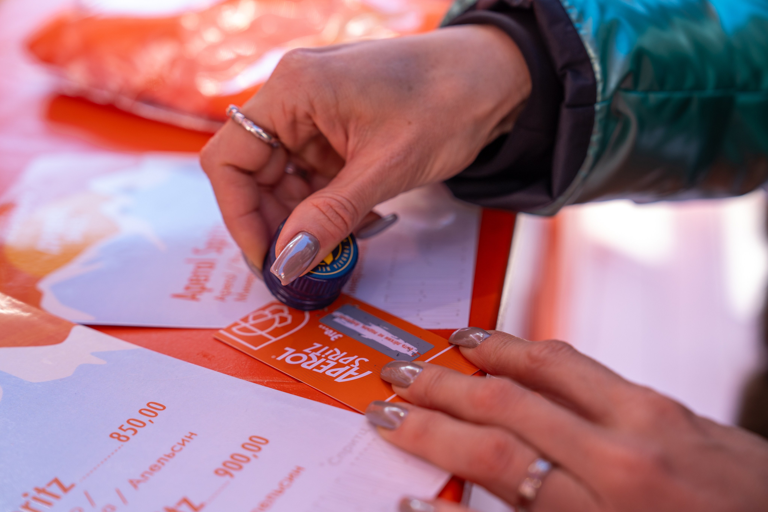 Фотоотчет партнерской интеграции Aperol Spritz на Роза Фест 2025. Репортажный фотограф в Красной Поляне и Сочи Павлюченко Екатерина