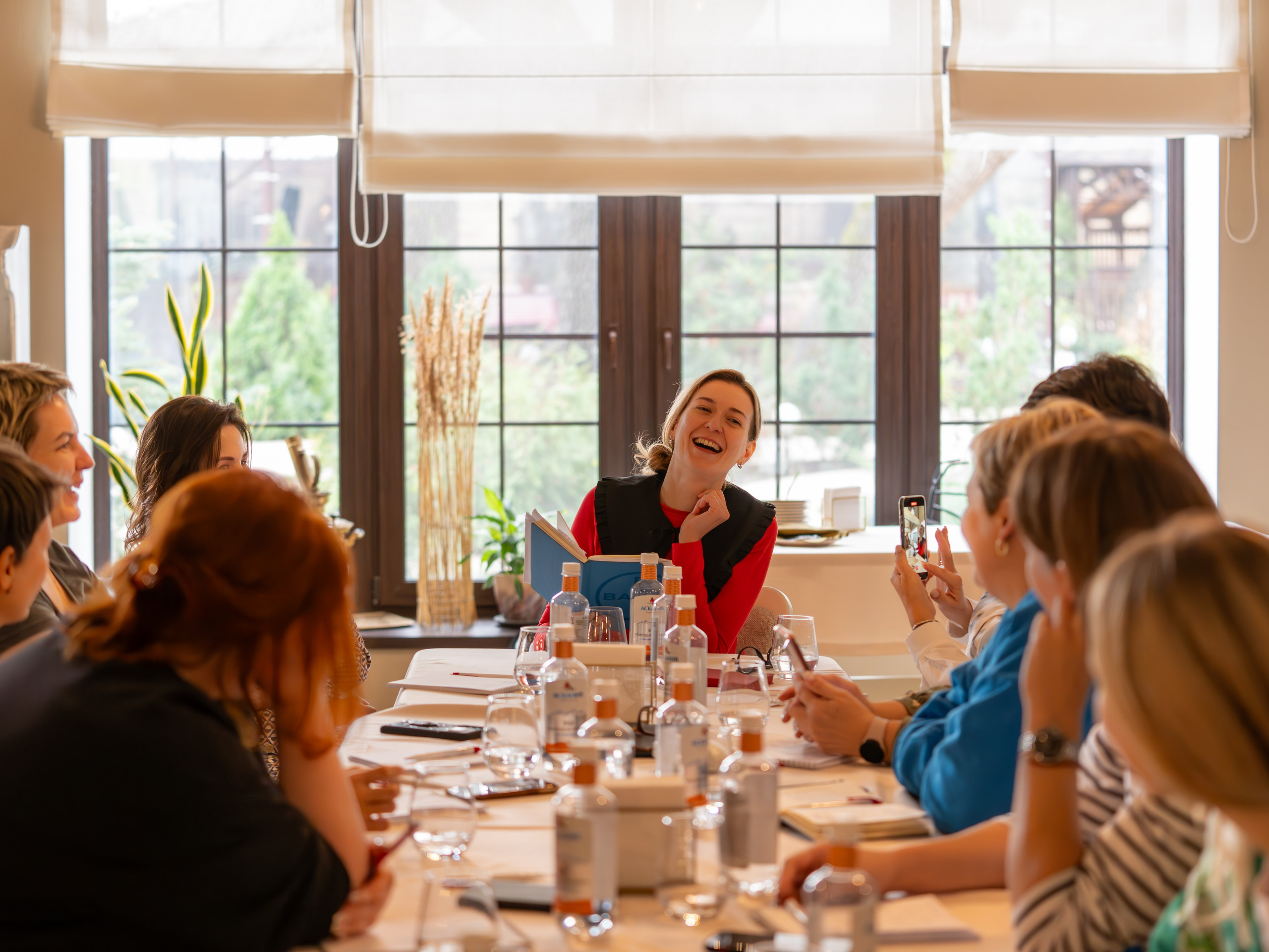 Литературная мастерская с Ольгой Шутовой в «Винотеррии». Репортажный фотограф в Красной Поляне и Сочи Павлюченко Екатерина