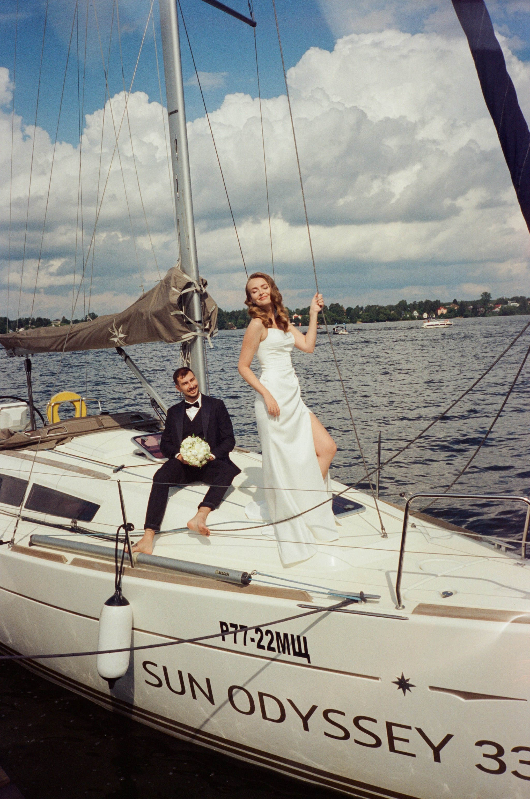 Фотограф на фотосъемку на пленку в Москве. Пленочный фотограф в Москве