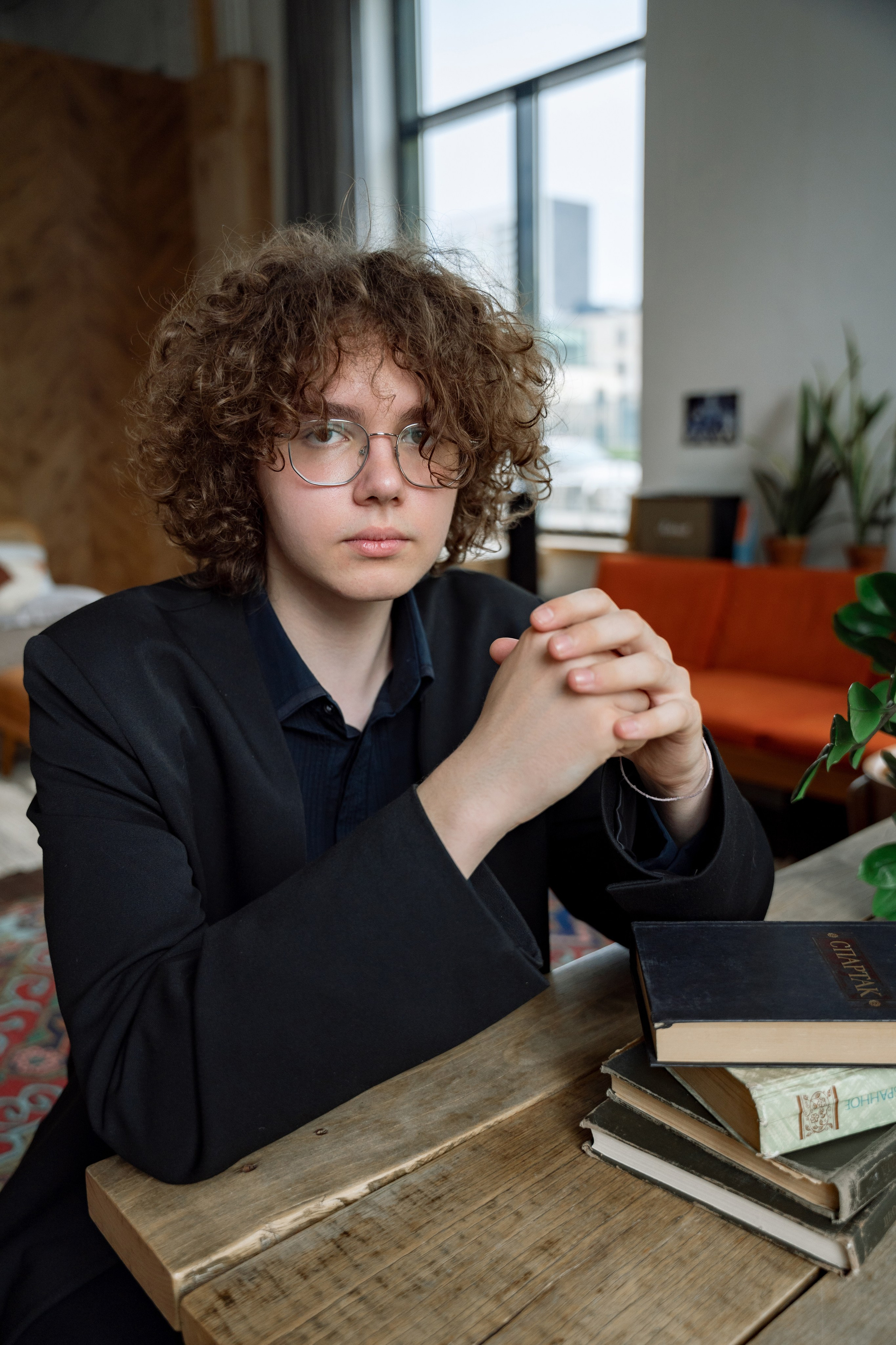 Съёмка для 11А в студии и у школы. Репотражный и семейный фотограф в Москве Герлинг Радмила