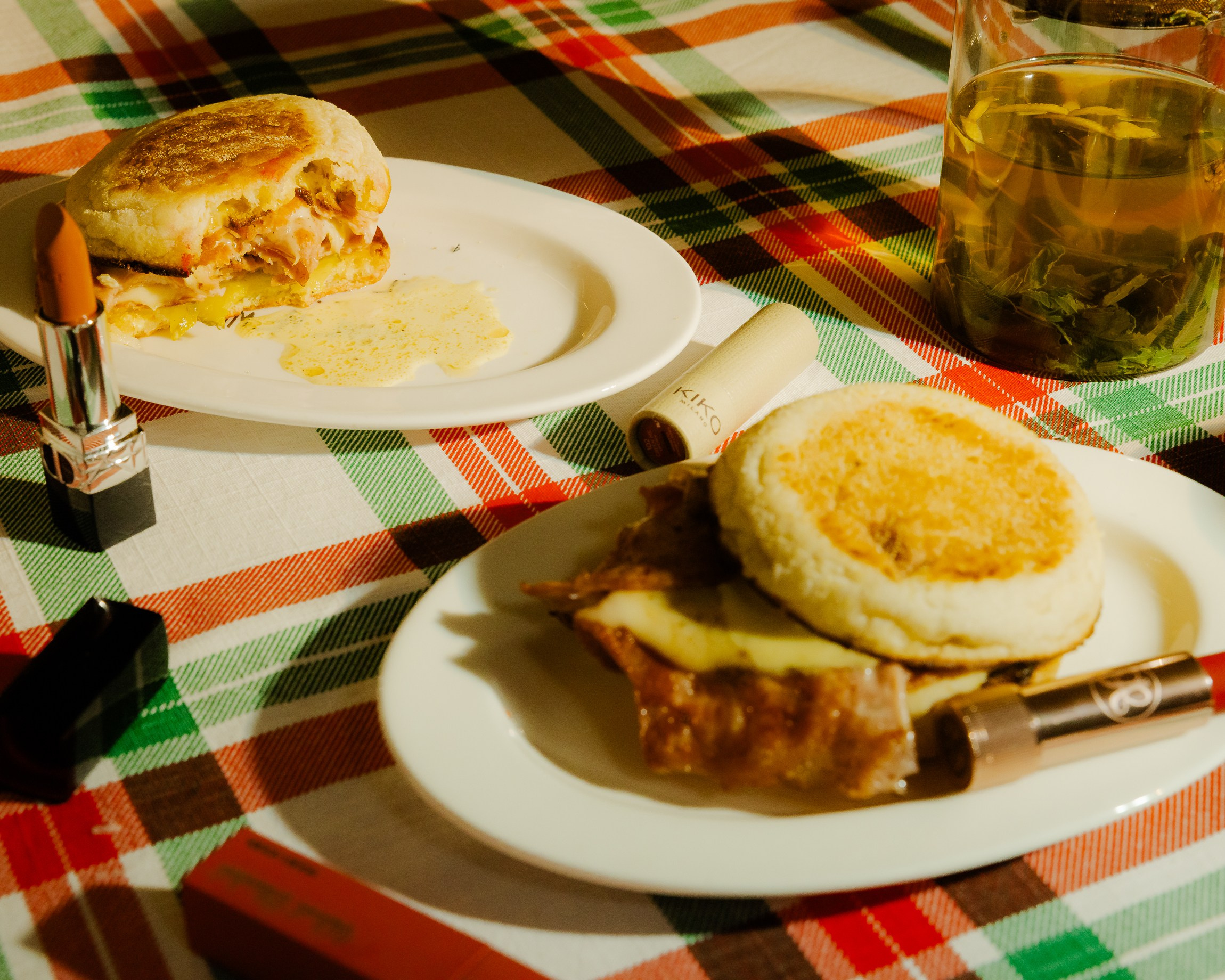 БУРГЕРЫ И ПОМАДА