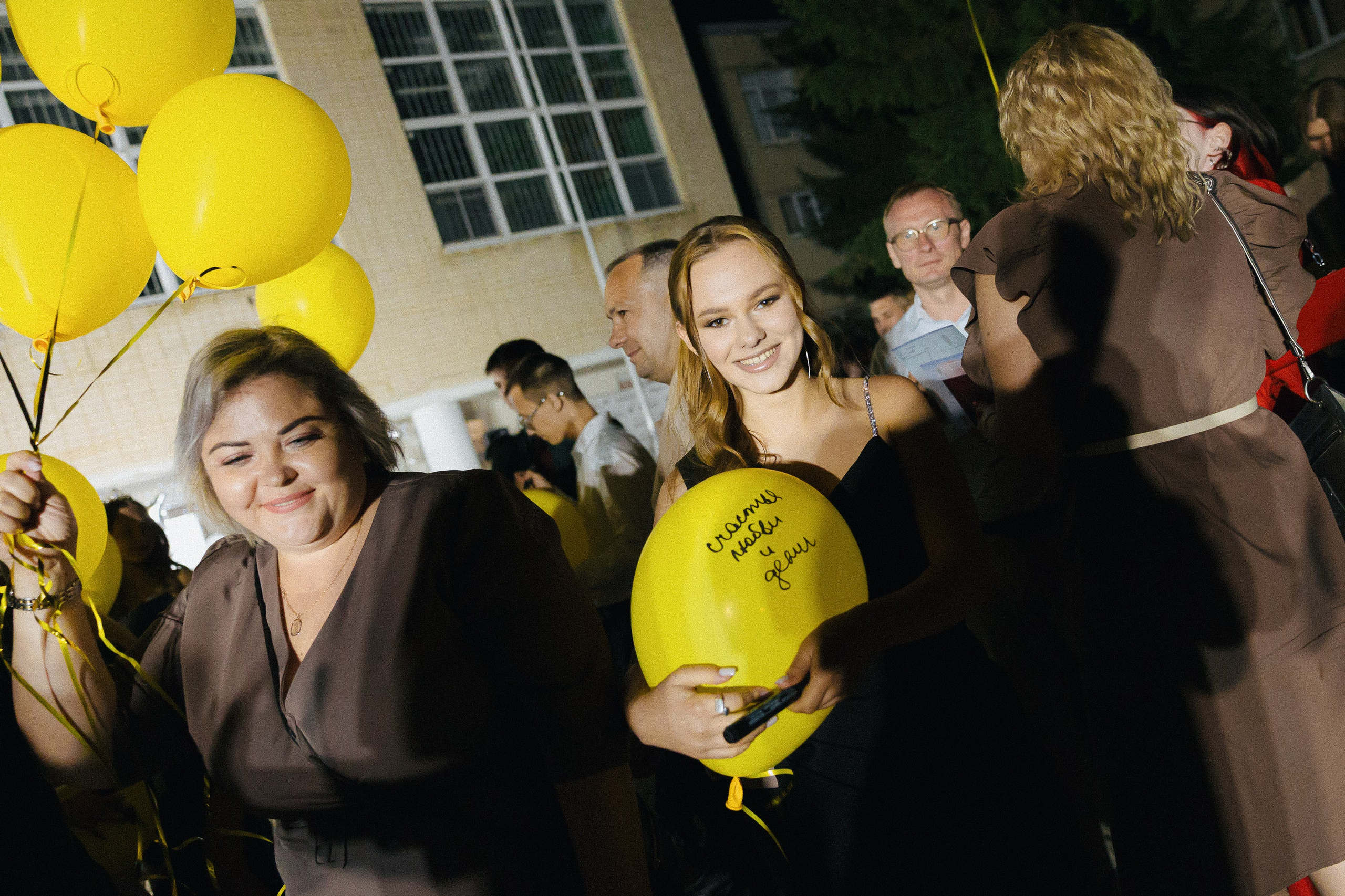 Вручение аттестатов. Свадебный фотограф Роман Еремеев