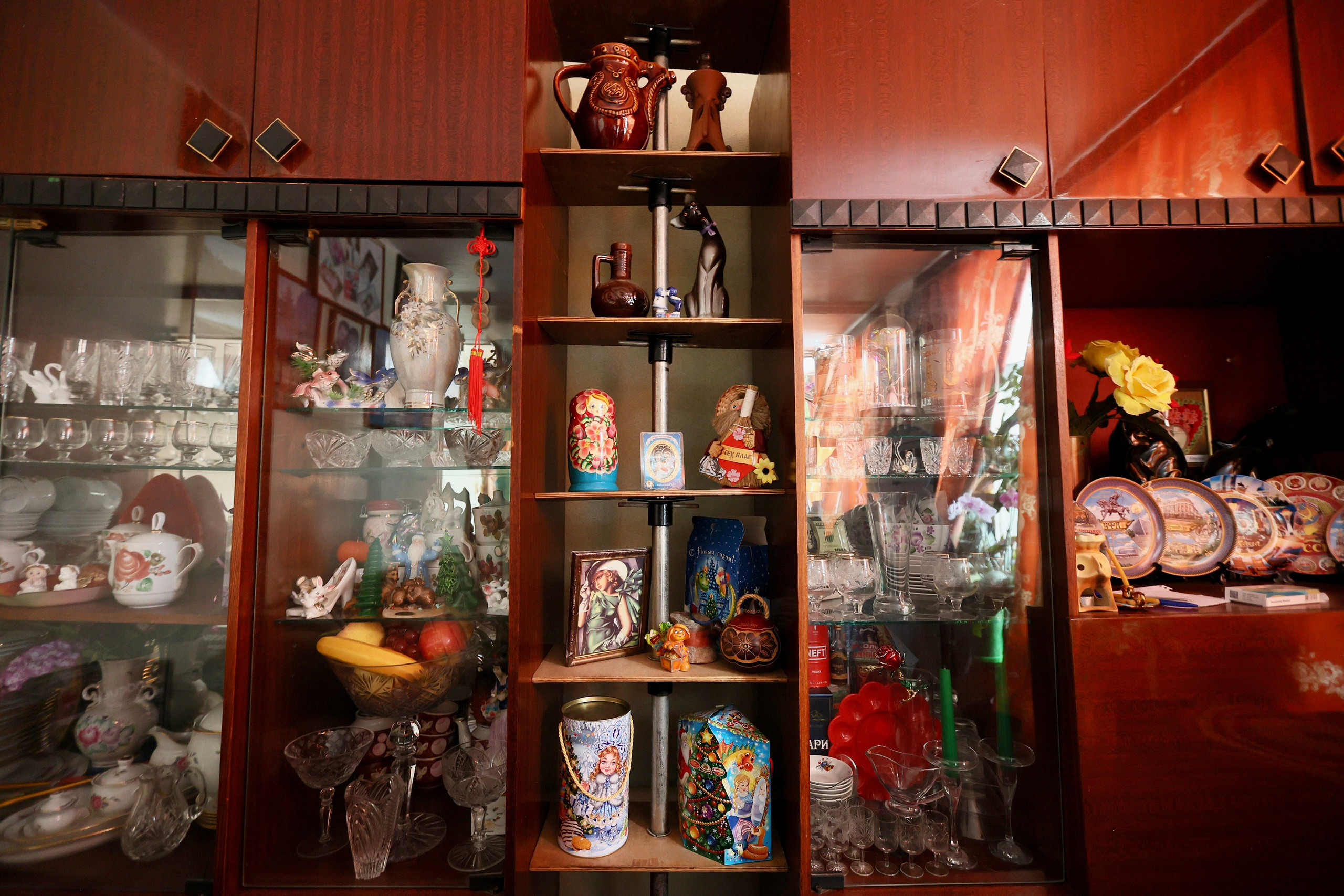 Людмила Владимировна. Хозяйка маленького дома в окружении многоэтажек. Репортажный фотограф Наталья Лапцевич