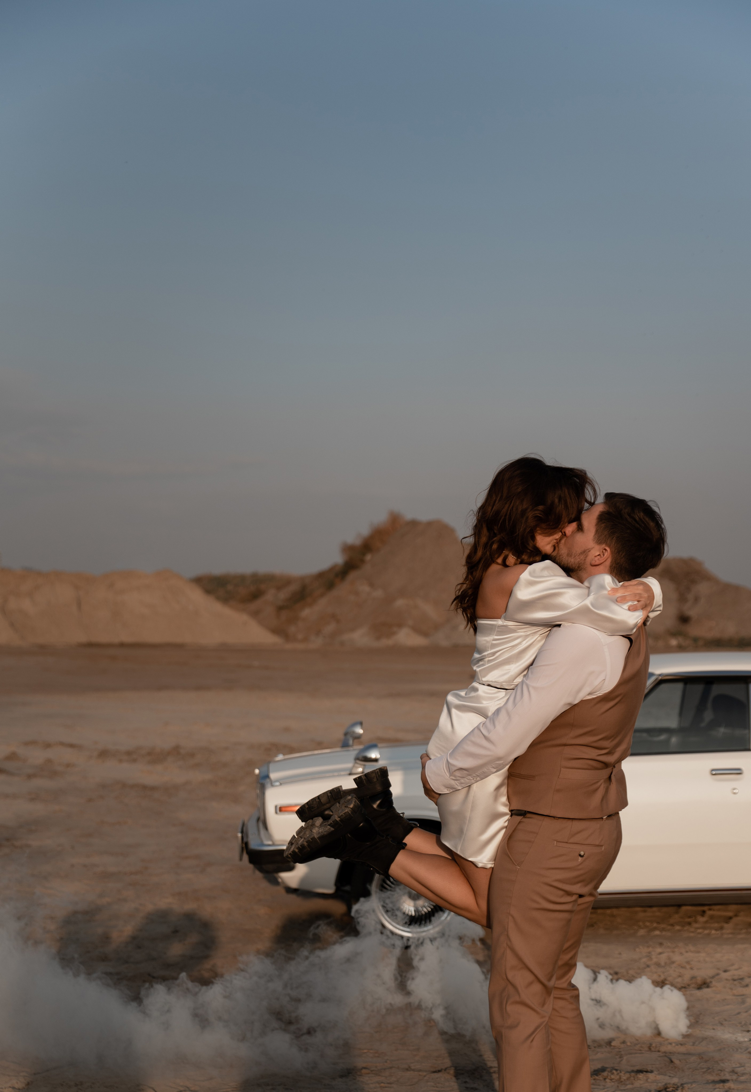 Алена и Женя, съемка с ретро машиной (съемка в рамках моего Воркшопа). Свадебный фотограф Тюмень Анастасия Битная