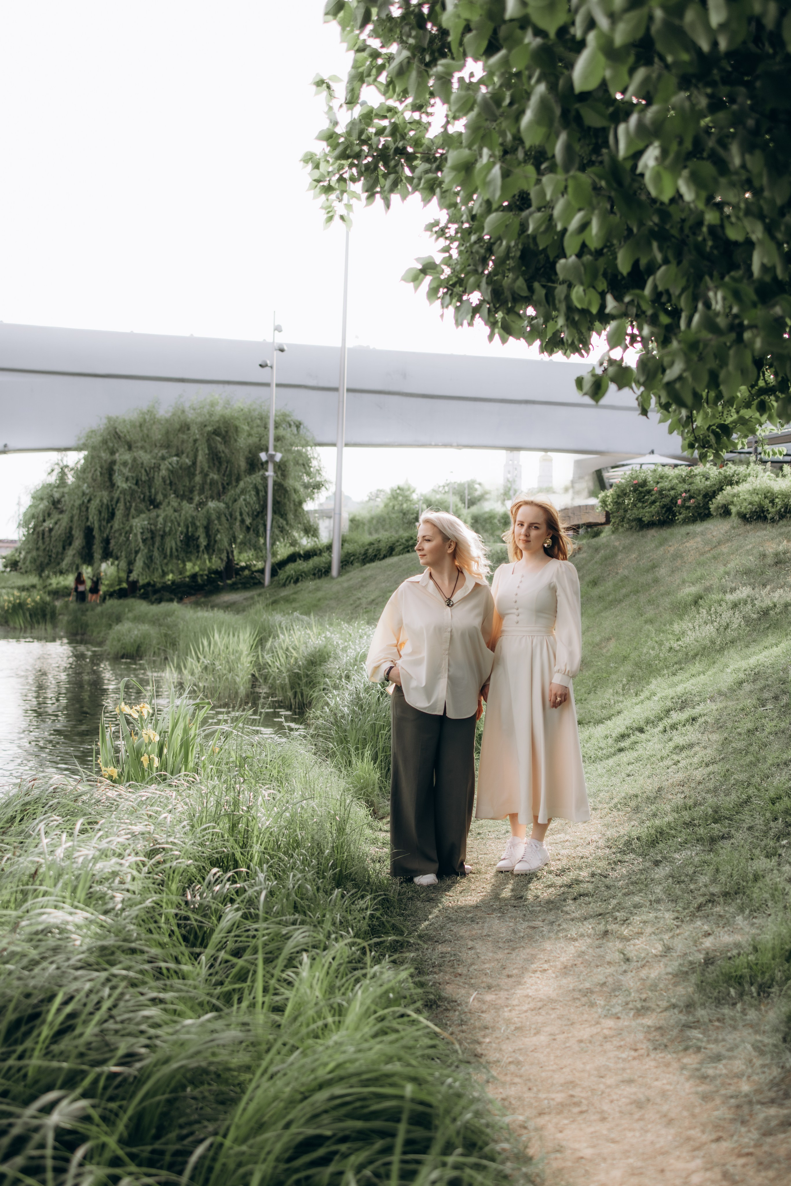Мама дочка прогулка по городу. Семейный фотограф, детские, семейные, лав стори съемки в Москве