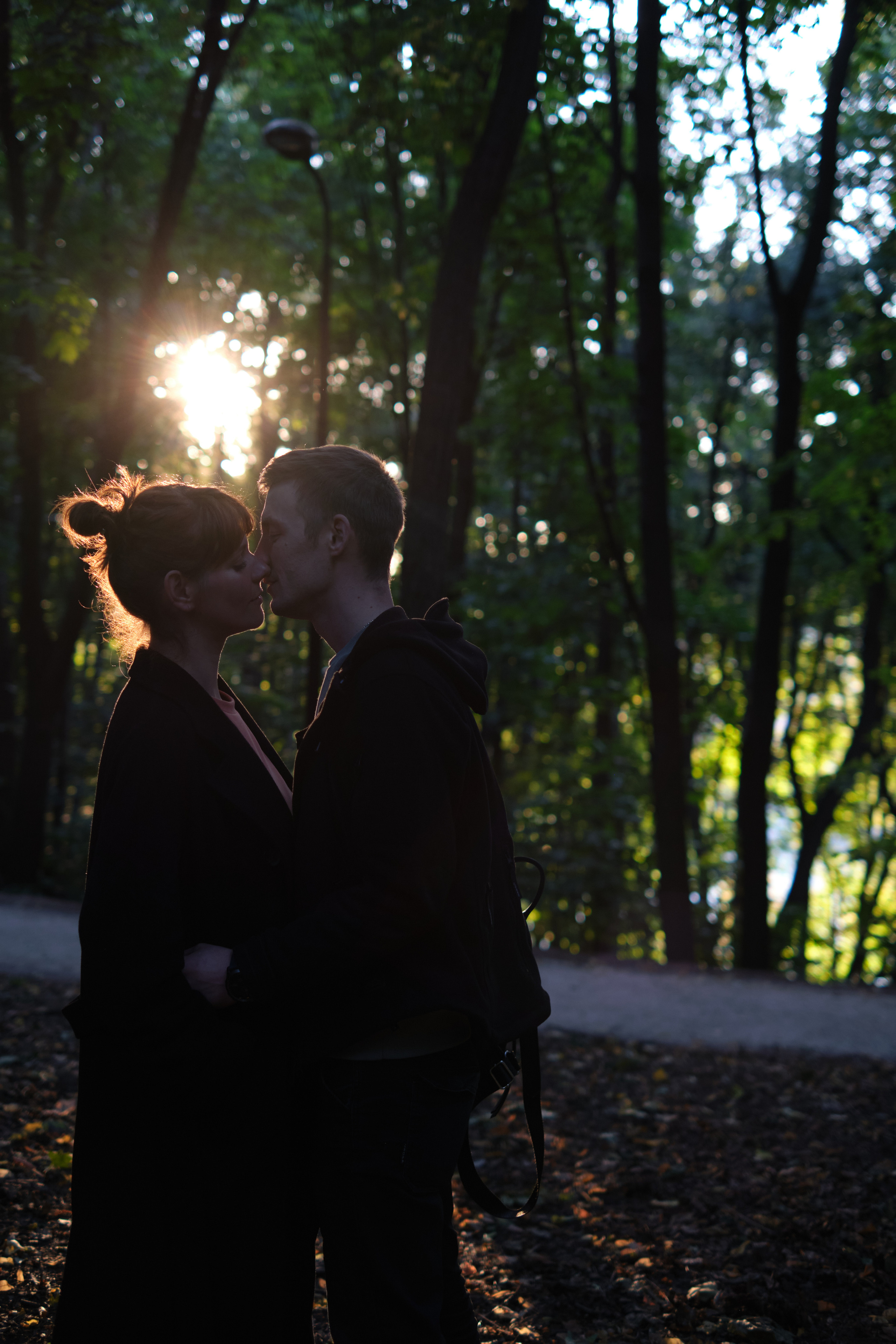 Фотосессия влюбленной пары на закате на набережной Нескучного сада. Елена Павленко. Фотограф. Москва