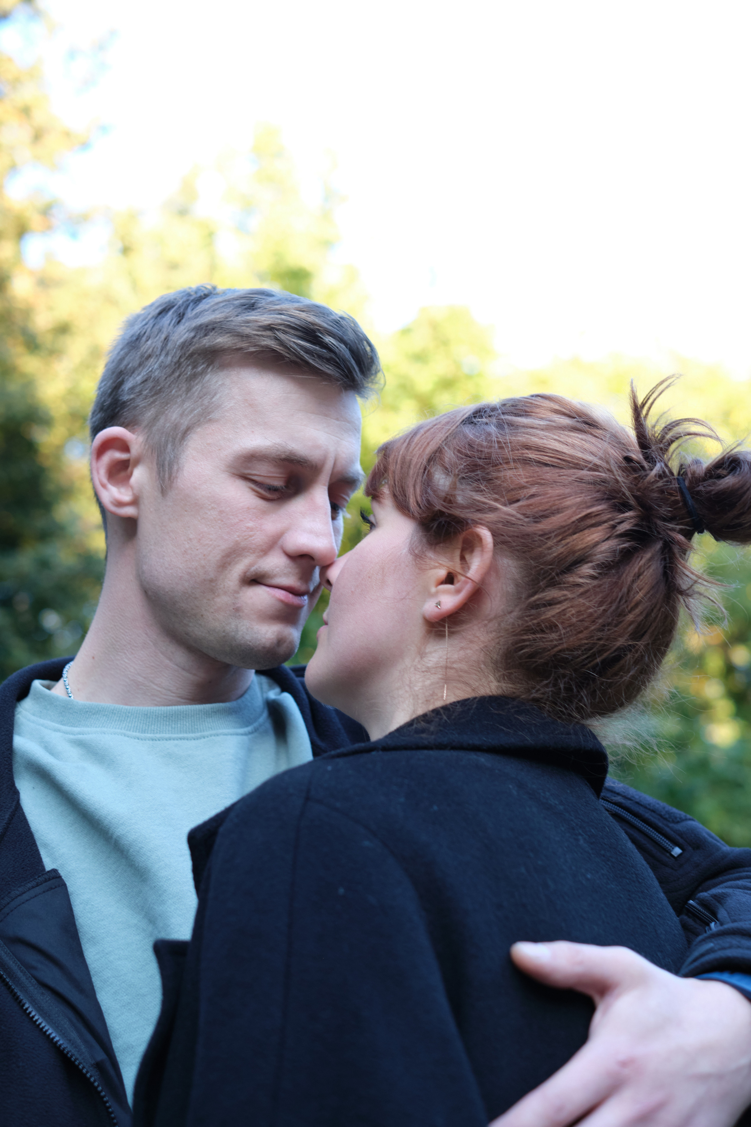 Фотосессия влюбленной пары на закате на набережной Нескучного сада. Елена Павленко. Фотограф. Москва