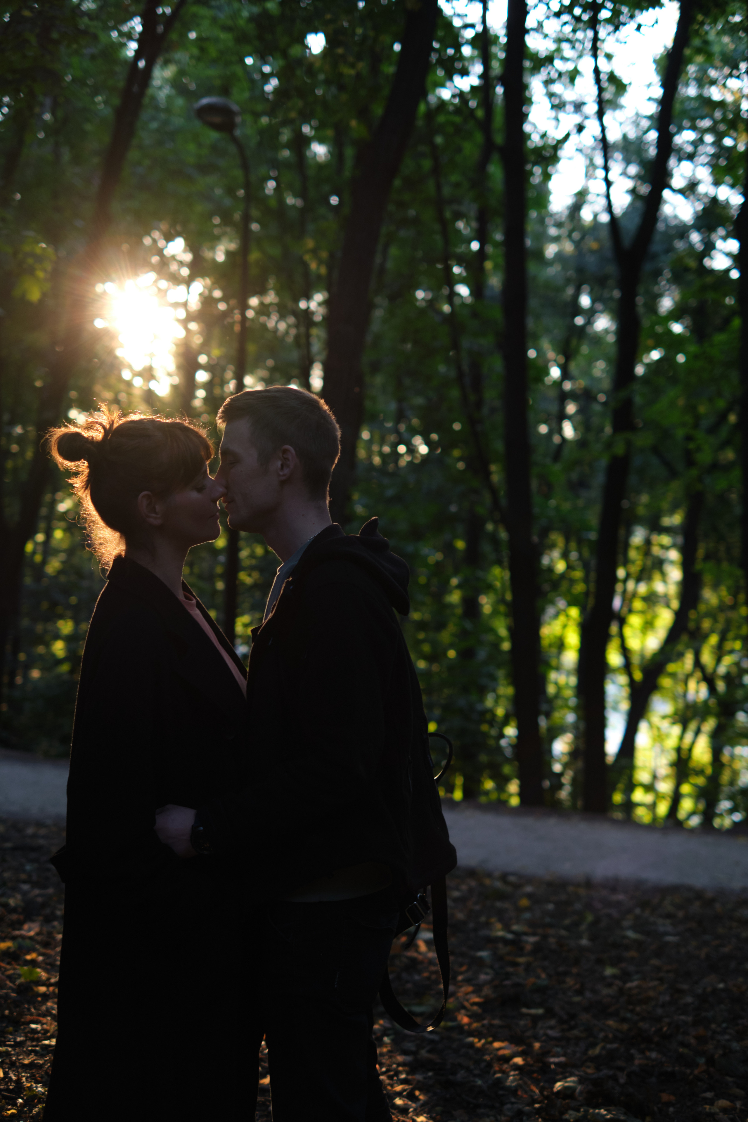 Фотосессия влюбленной пары на закате на набережной Нескучного сада. Елена Павленко. Фотограф. Москва