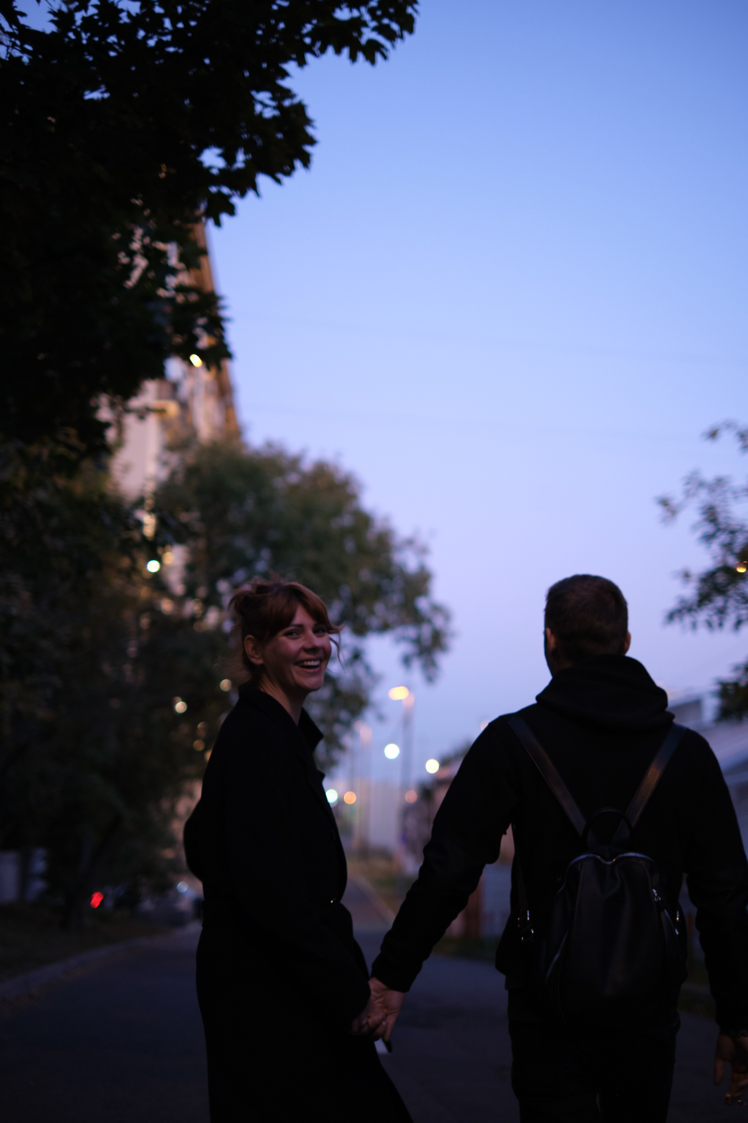 Фотосессия влюбленной пары на закате на набережной Нескучного сада. Елена Павленко. Фотограф. Москва