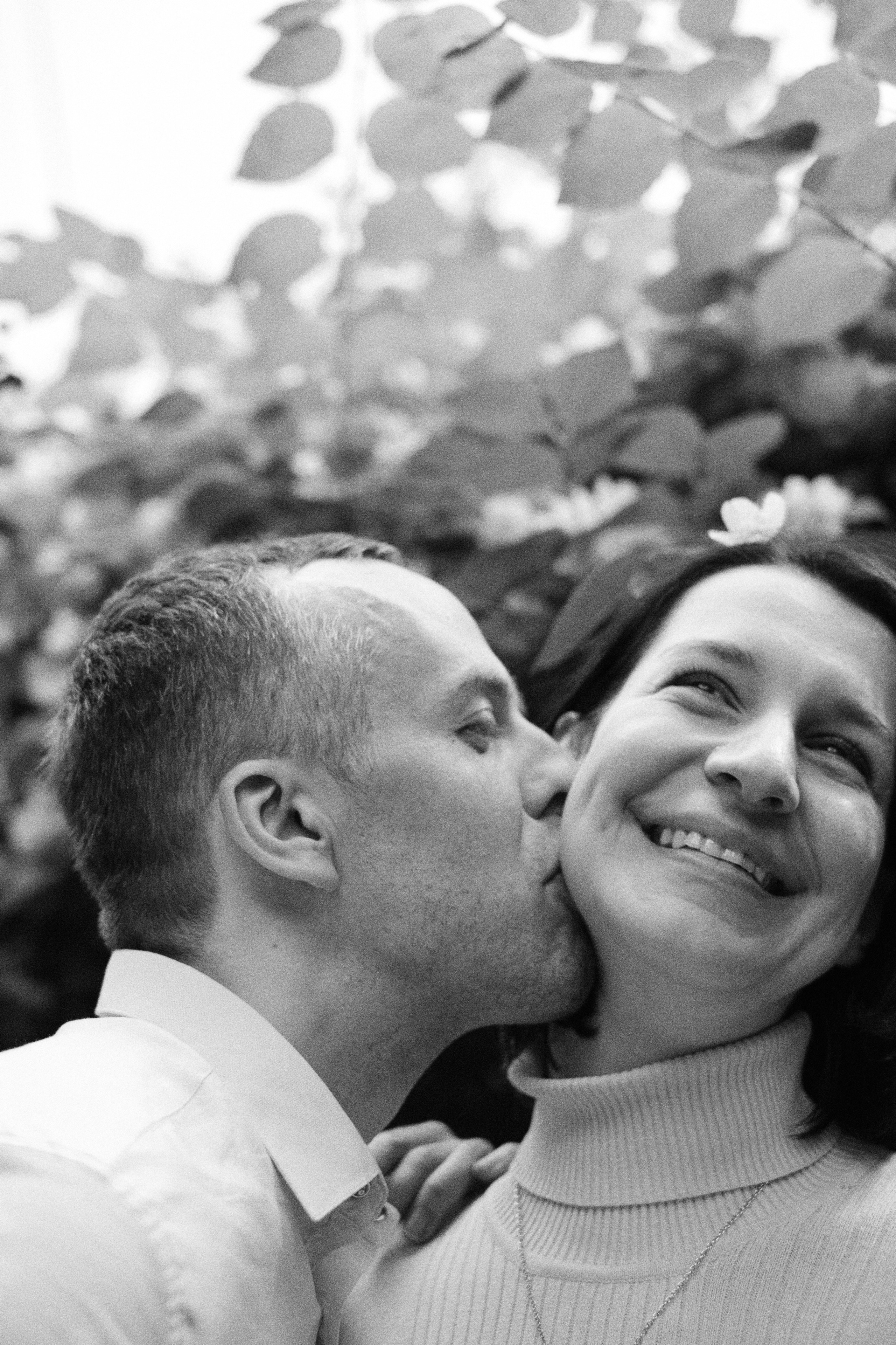 Фотосессия красивой пары на улицах города. Елена Павленко. Фотограф. Москва