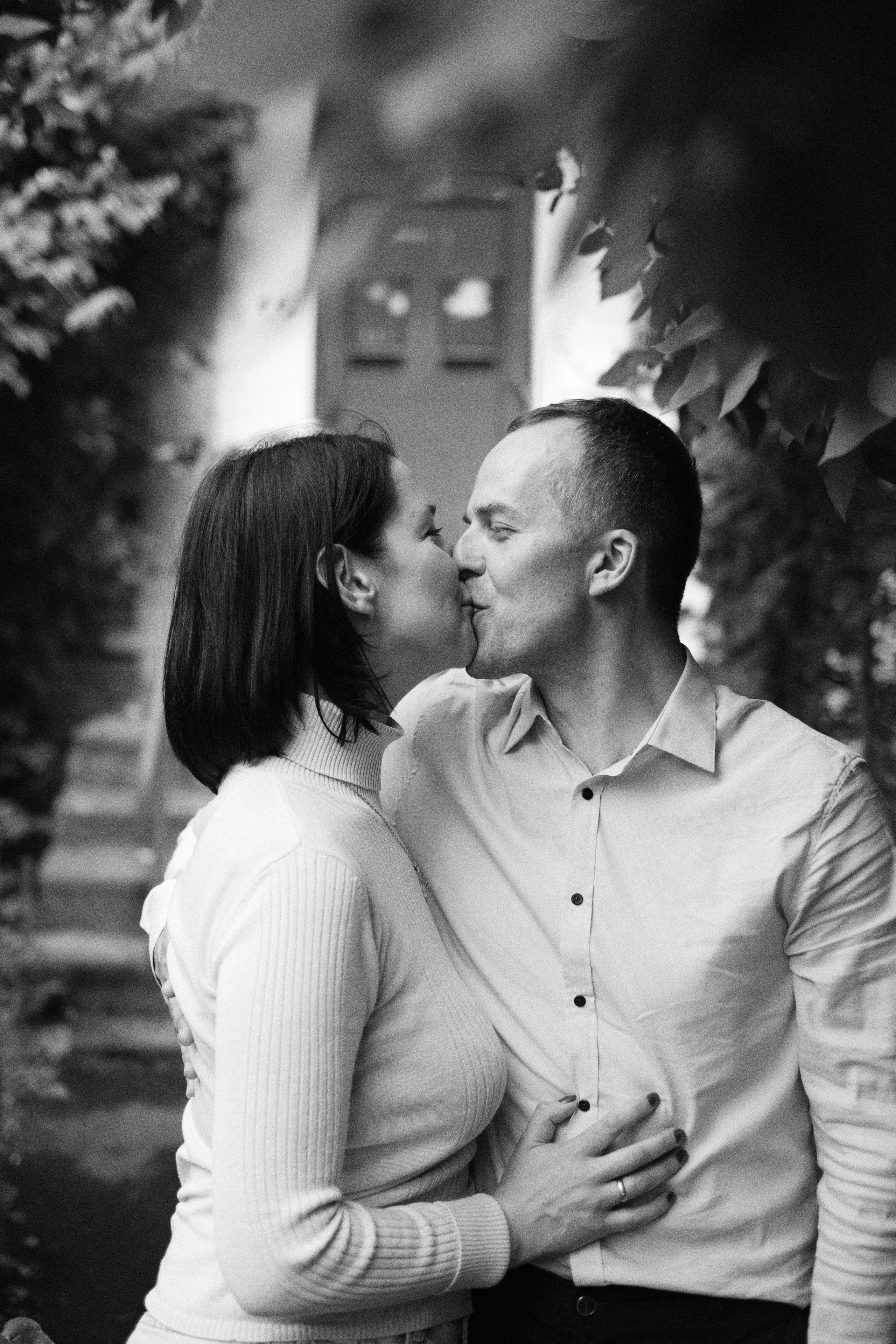 Фотосессия красивой пары на улицах города. Елена Павленко. Фотограф. Москва