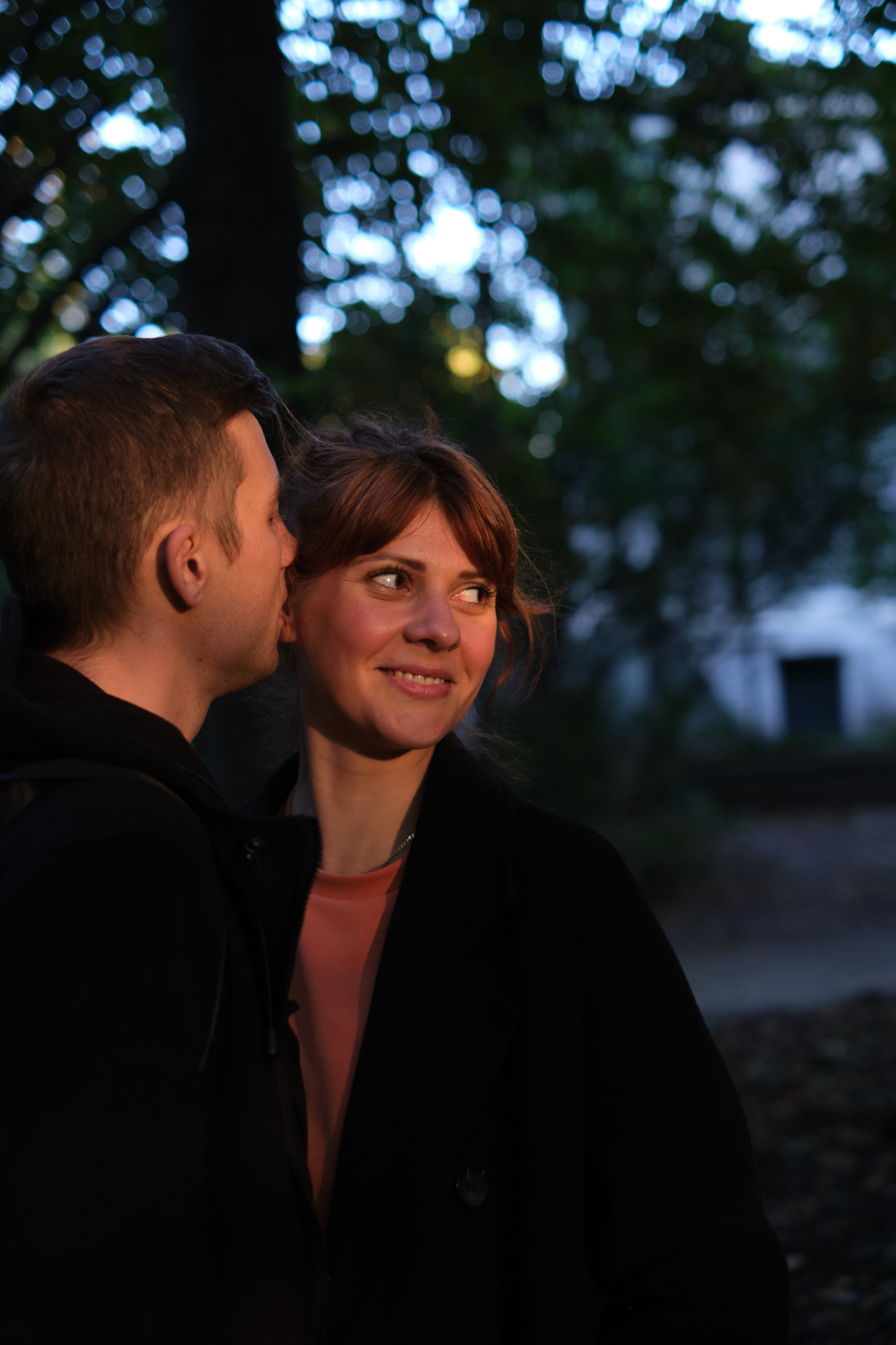 Фотосессия влюбленной пары на закате на набережной Нескучного сада. Елена Павленко. Фотограф. Москва