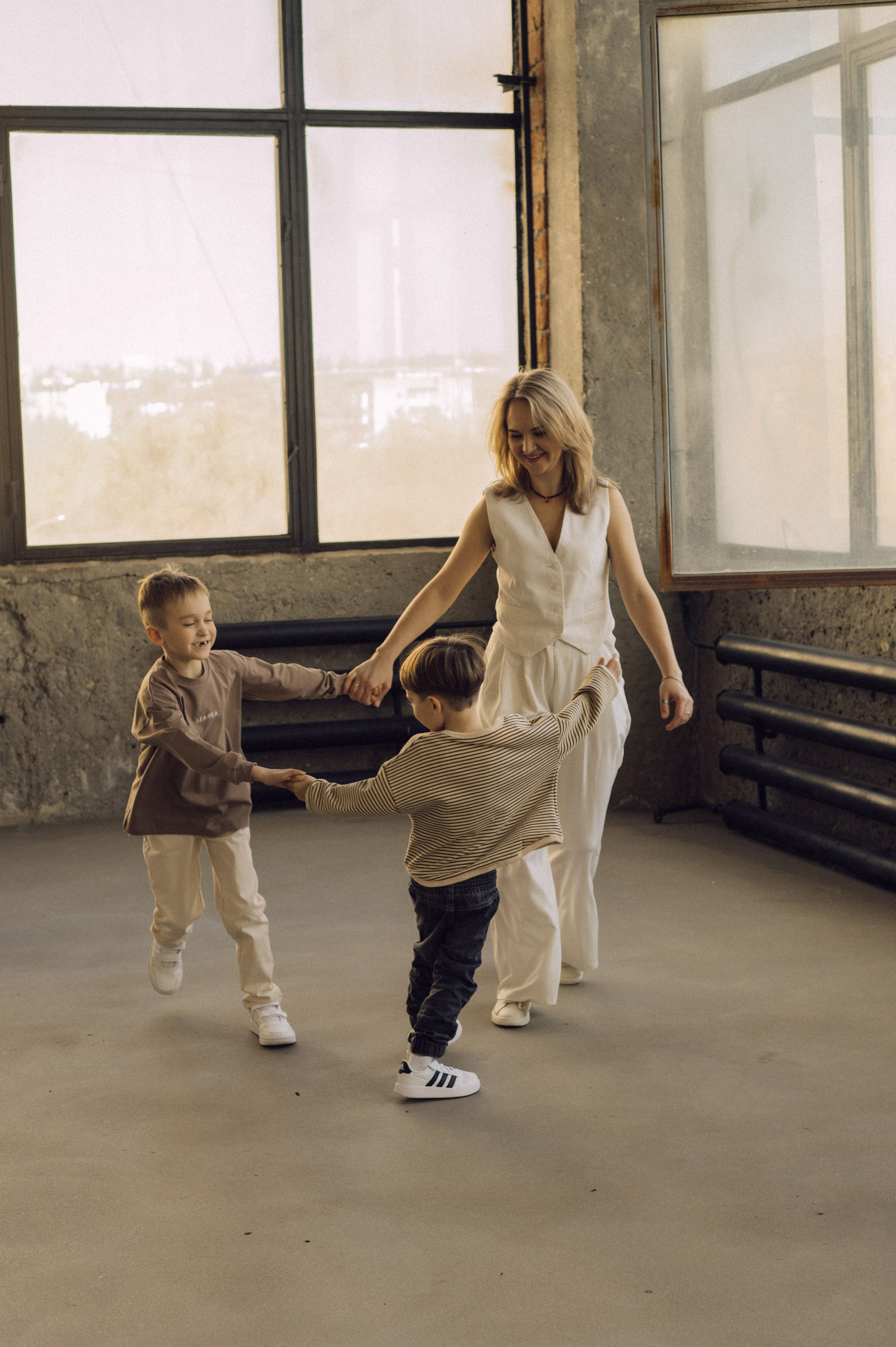 Ира, Дима, Демид и Мирон. Фотограф Мария Стрелкова