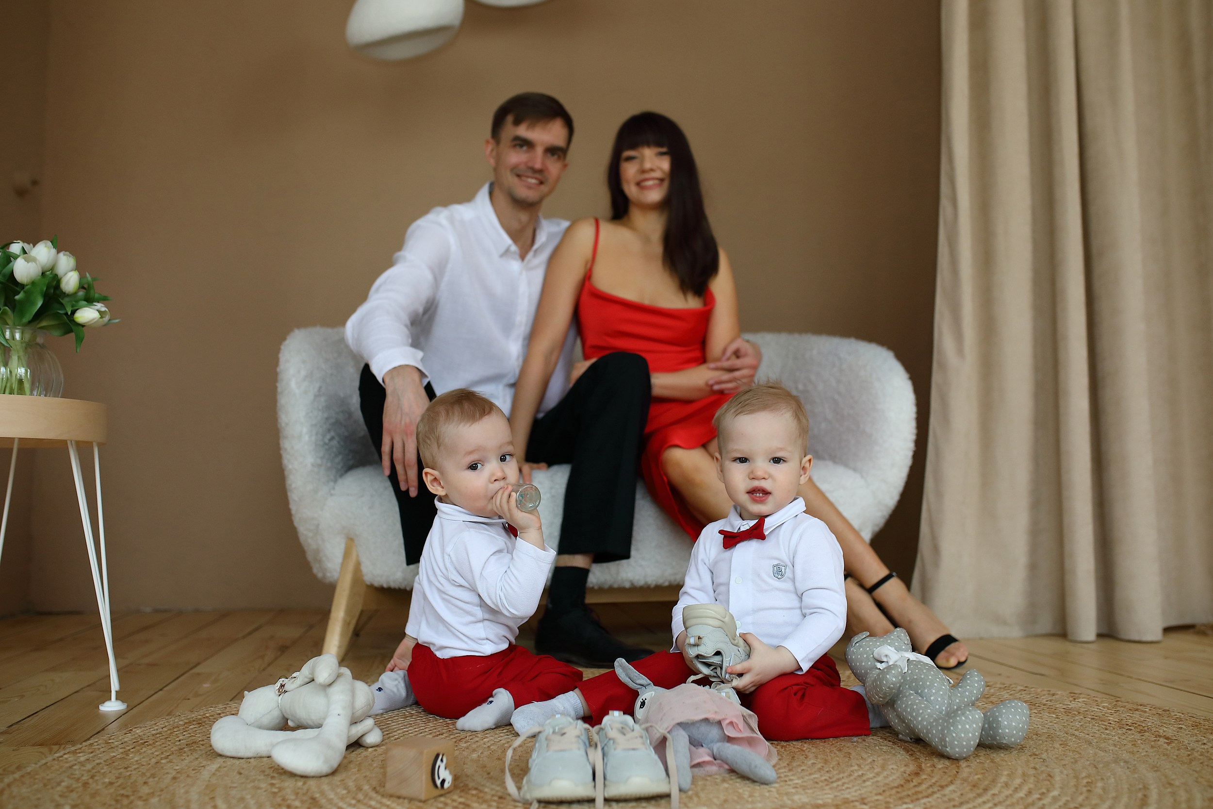 Семейные фотосессии в студии. Свадебный и семейный фотограф и видеограф в Екатеринбурге Полянские Тимур и Анастасия