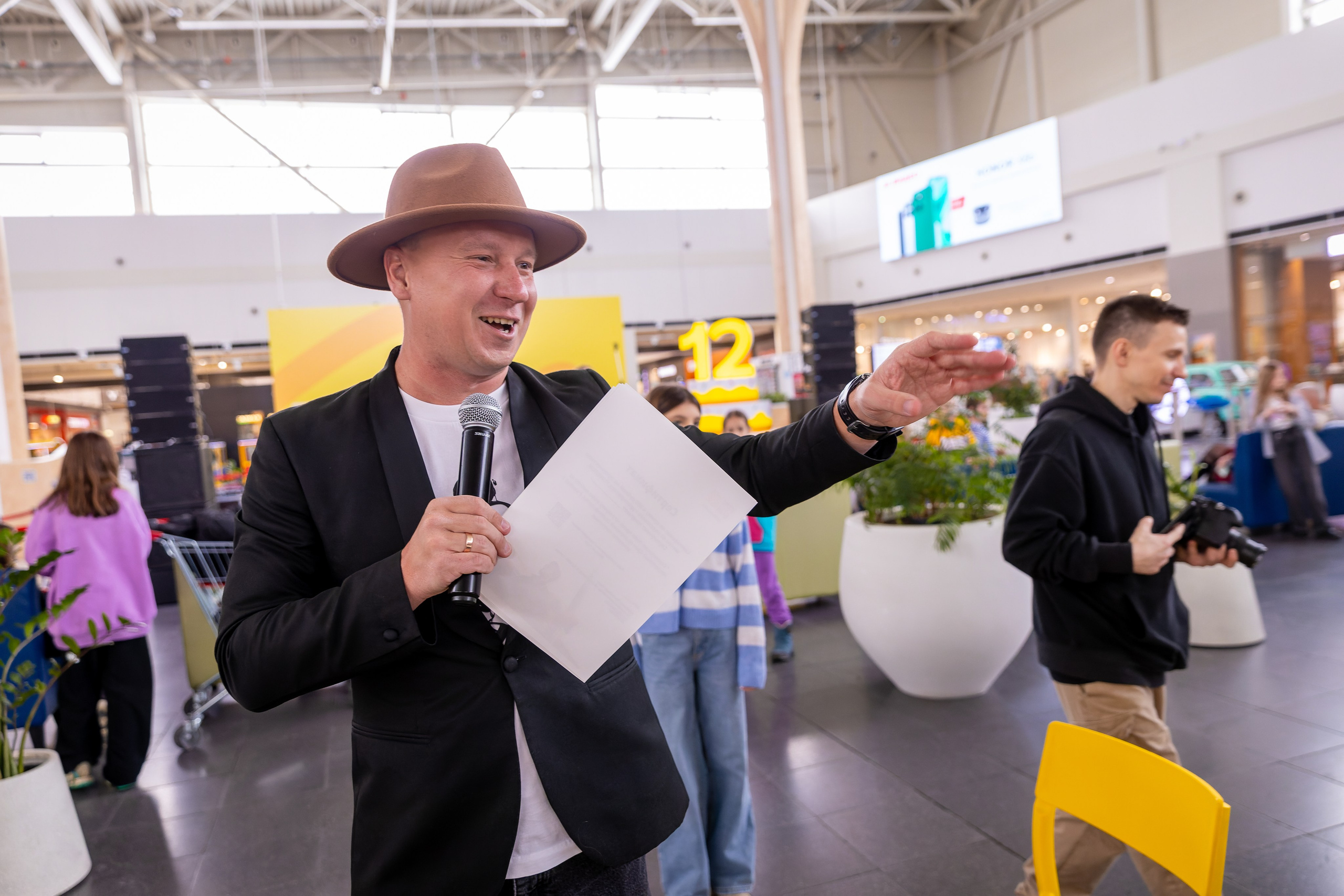 Фото отчет с мероприятия ТЦ Мега 12 лет. Фотограф в Самаре Максим Тырин