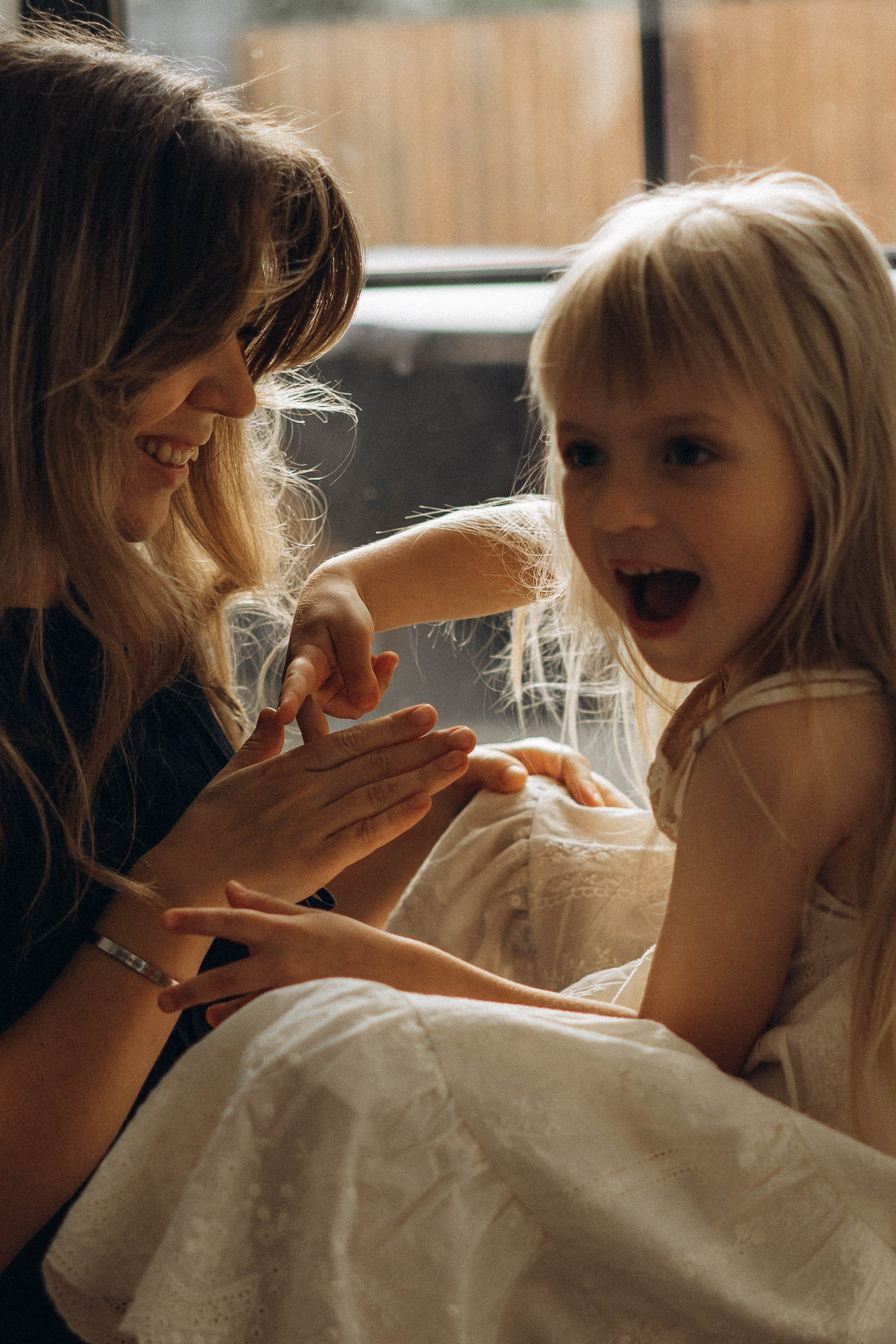 Фотосессия домашняя мама и дочка. Фотограф Екатеринбург Кокшарова Александра