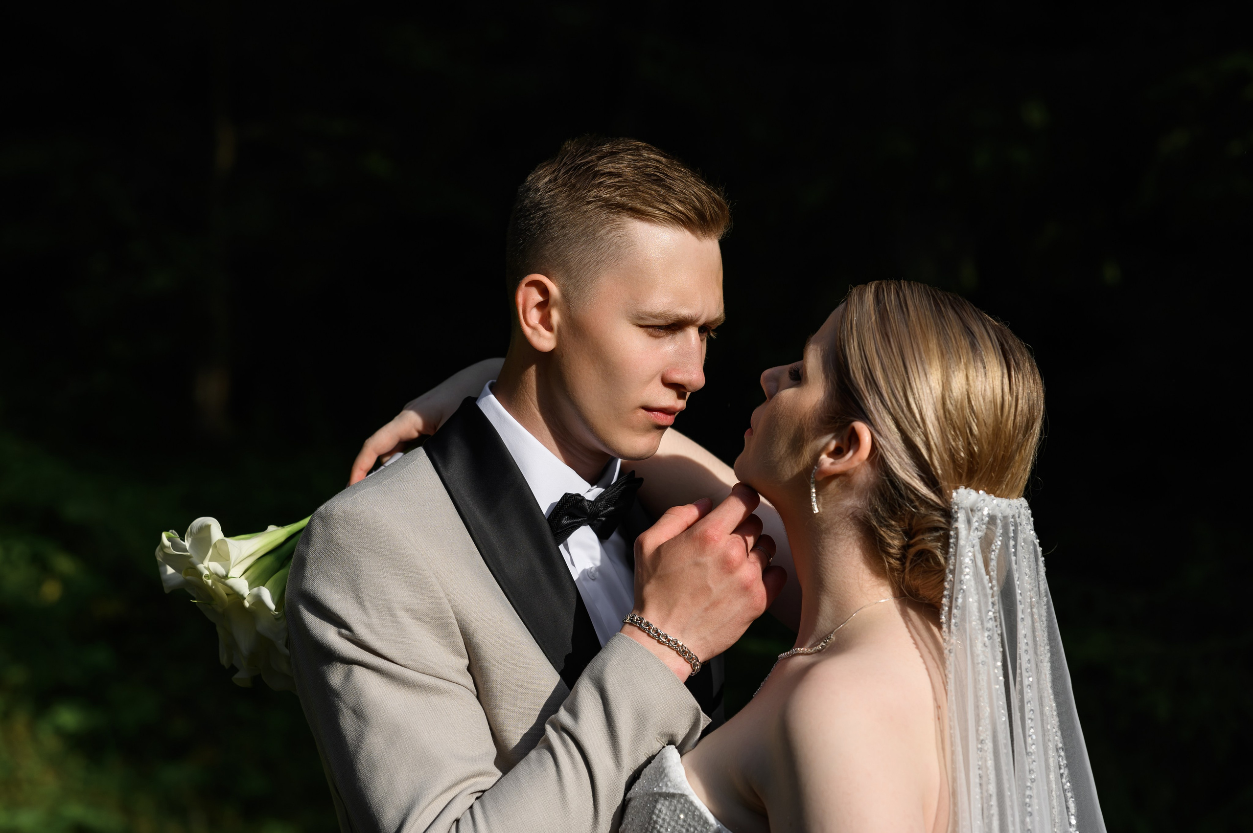 Свадебная фотосессия Банкетный зал Замок Монсоро. Свадебный фотограф Москва Юрий Кульман