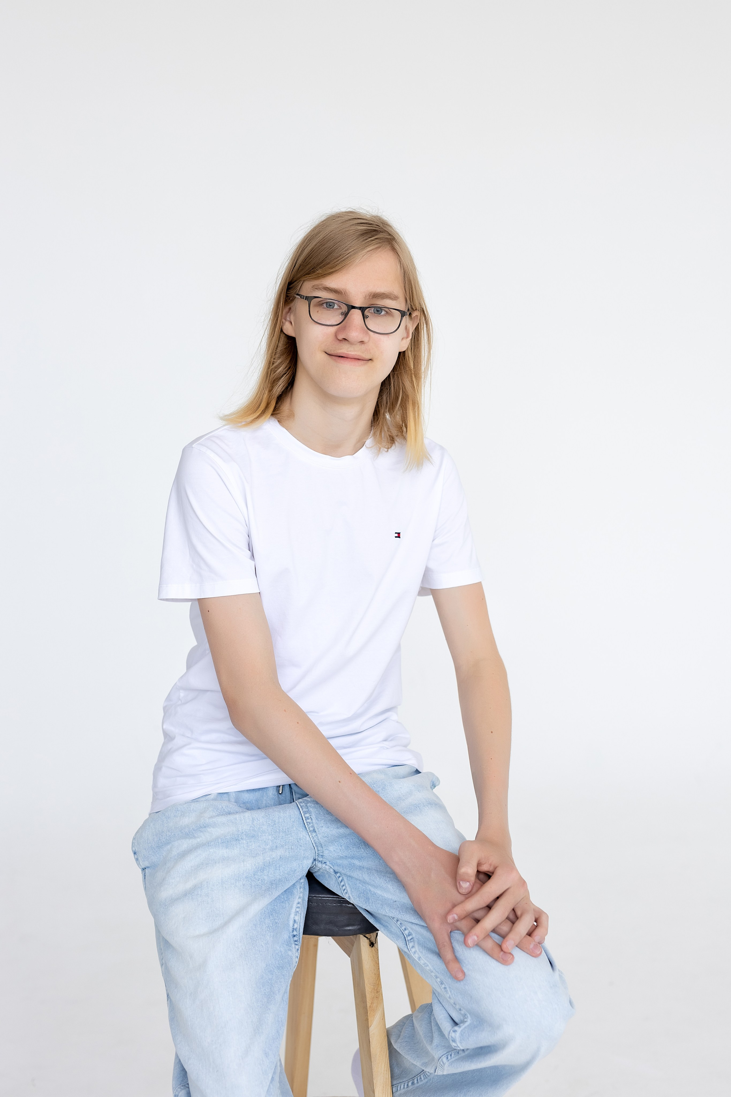 Школа 11, 9-г класс. Артём. Стильный выпускной альбом Владивосток фотограф Вероника Мигачева