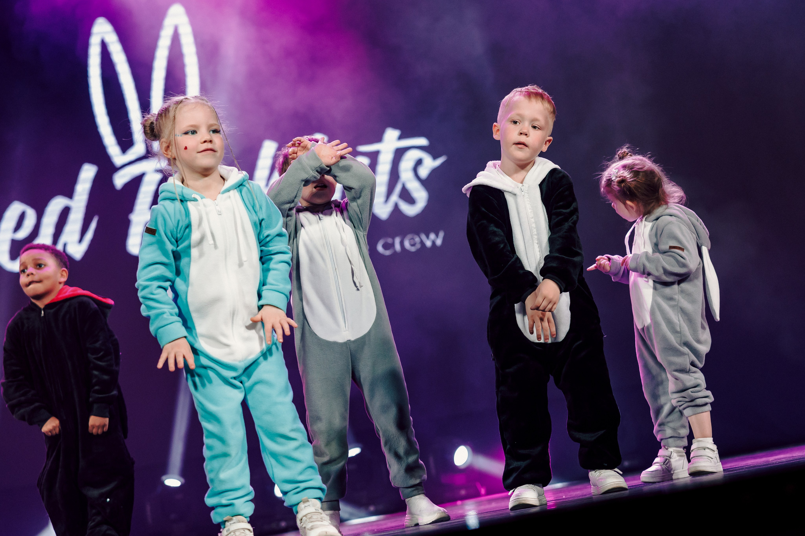 Отчётный концерт танцевальной школы «Red Rabbits» 2025. Лёшка Варзегов — фотограф