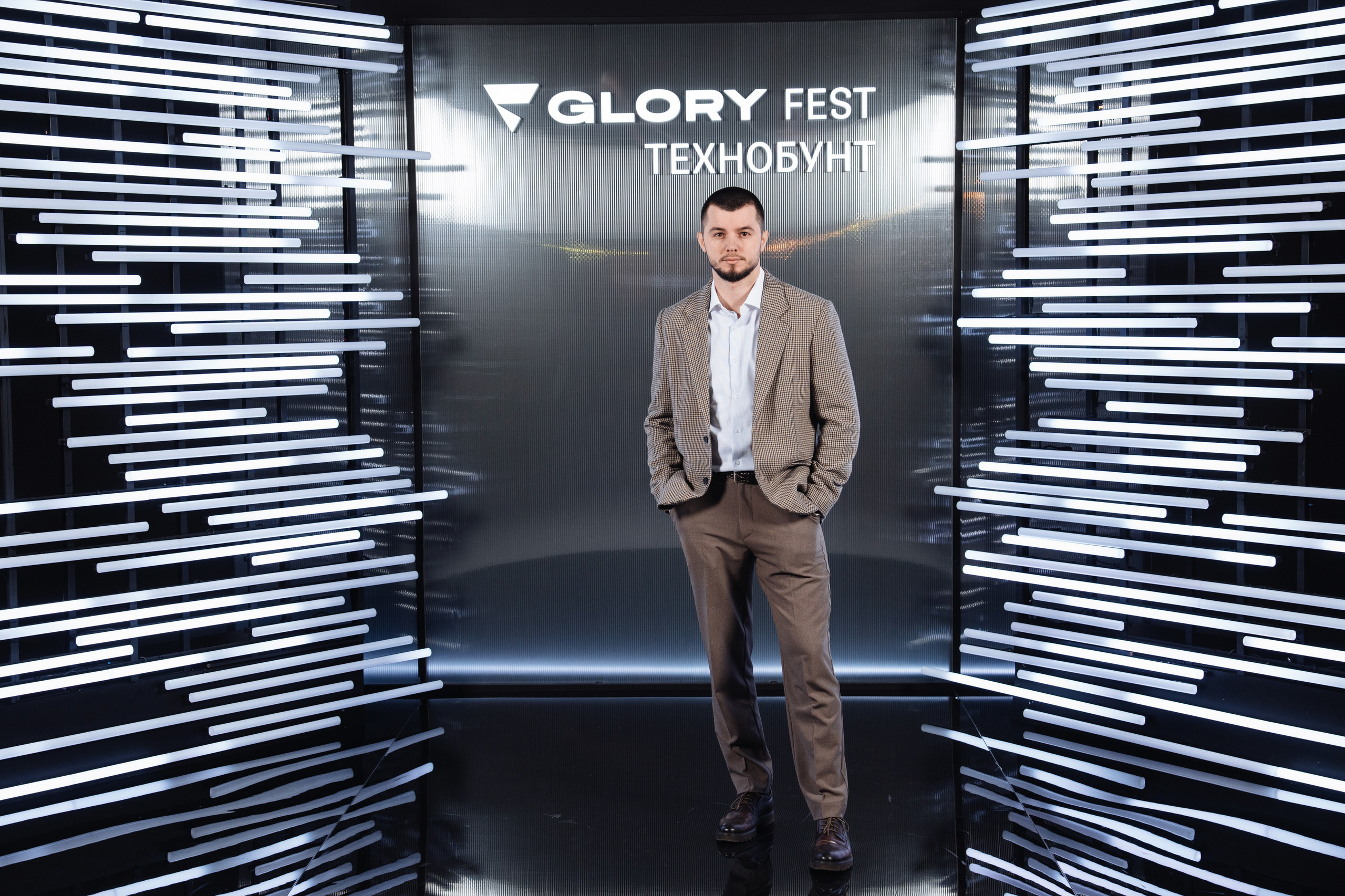 Glory 2025. Рекламный фотограф Москва — рекламная и бренд-съёмка | Polyakov
