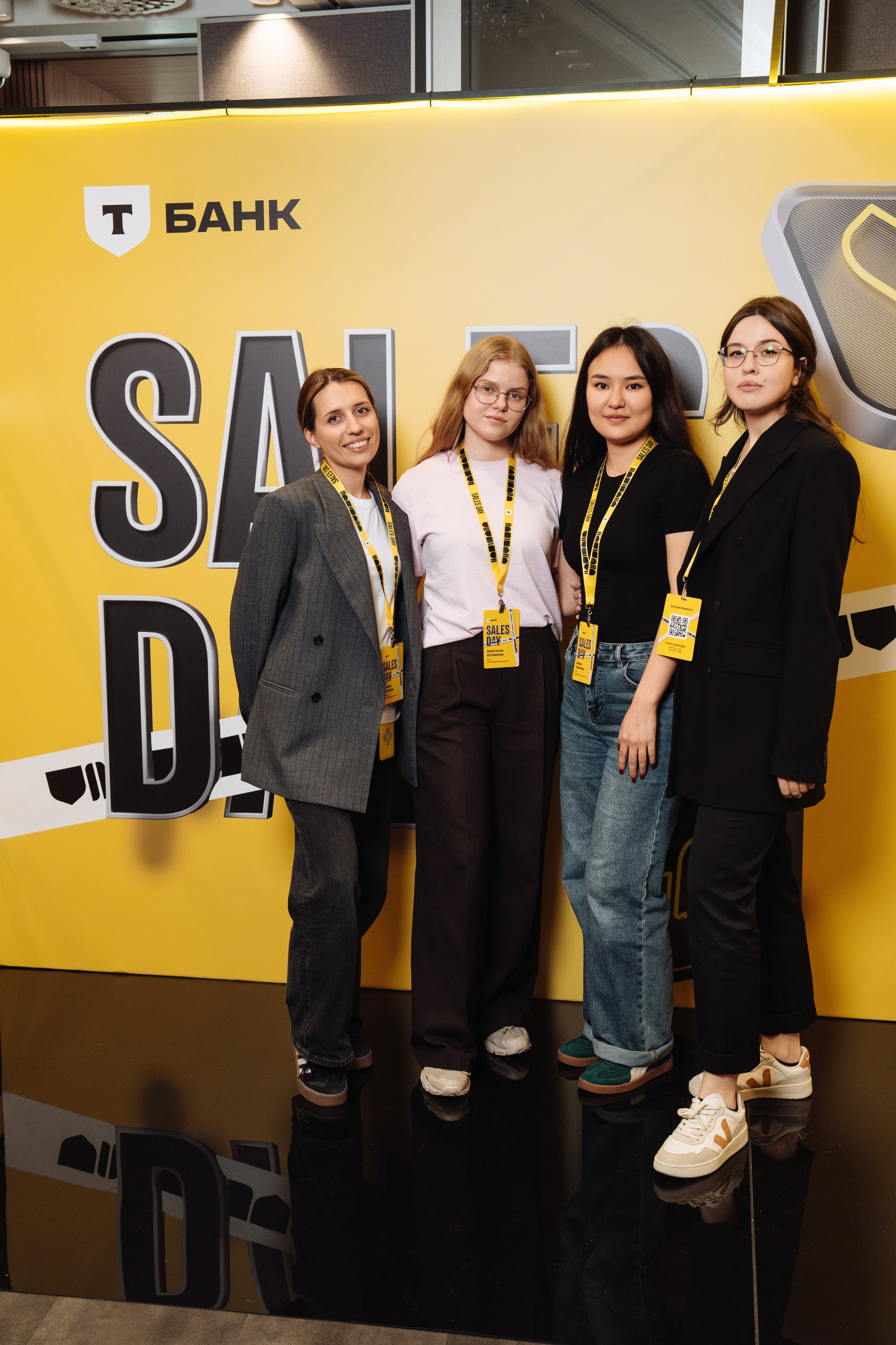 Sales day 2025. Рекламный фотограф Москва — рекламная и бренд-съёмка | Polyakov