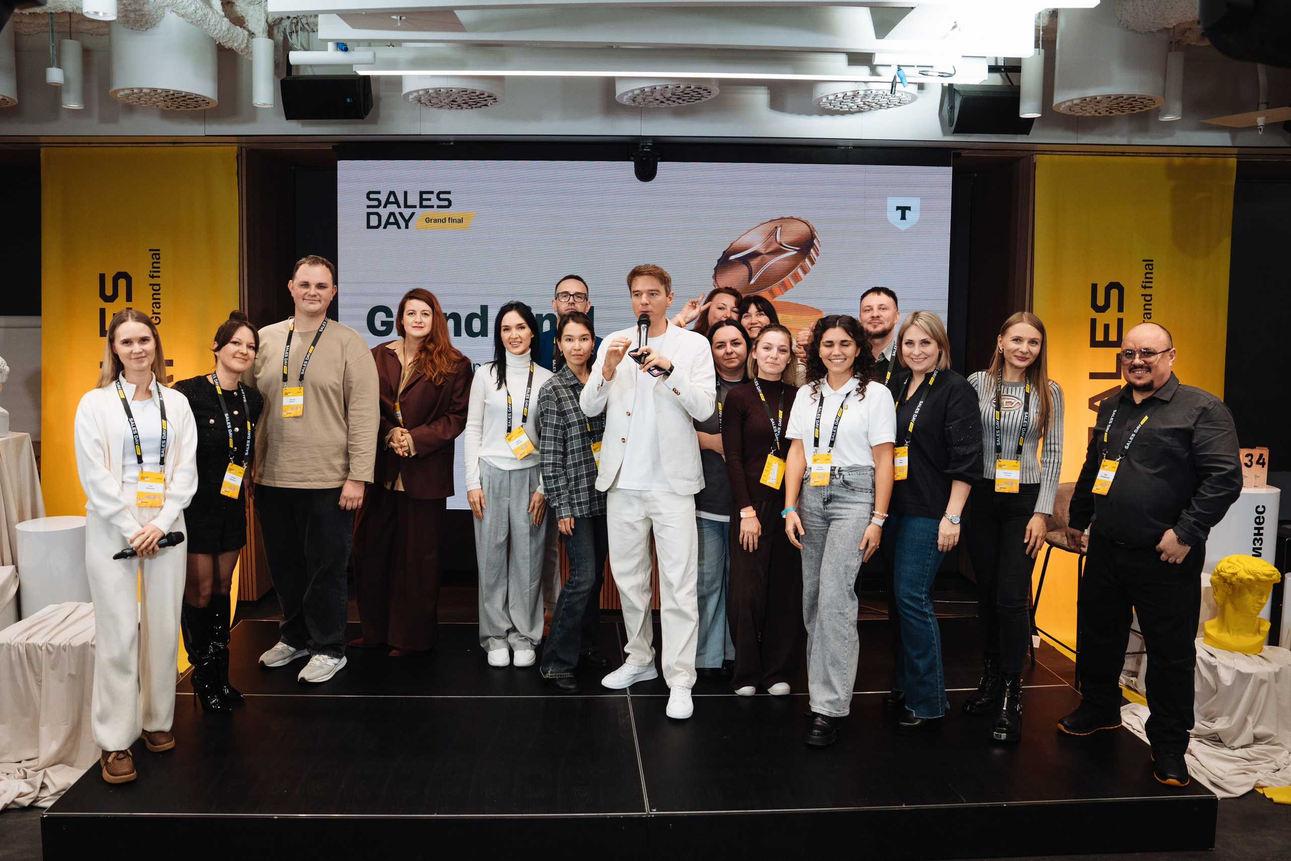 Sales day grand final. Рекламный фотограф Москва — рекламная и бренд-съёмка | Polyakov