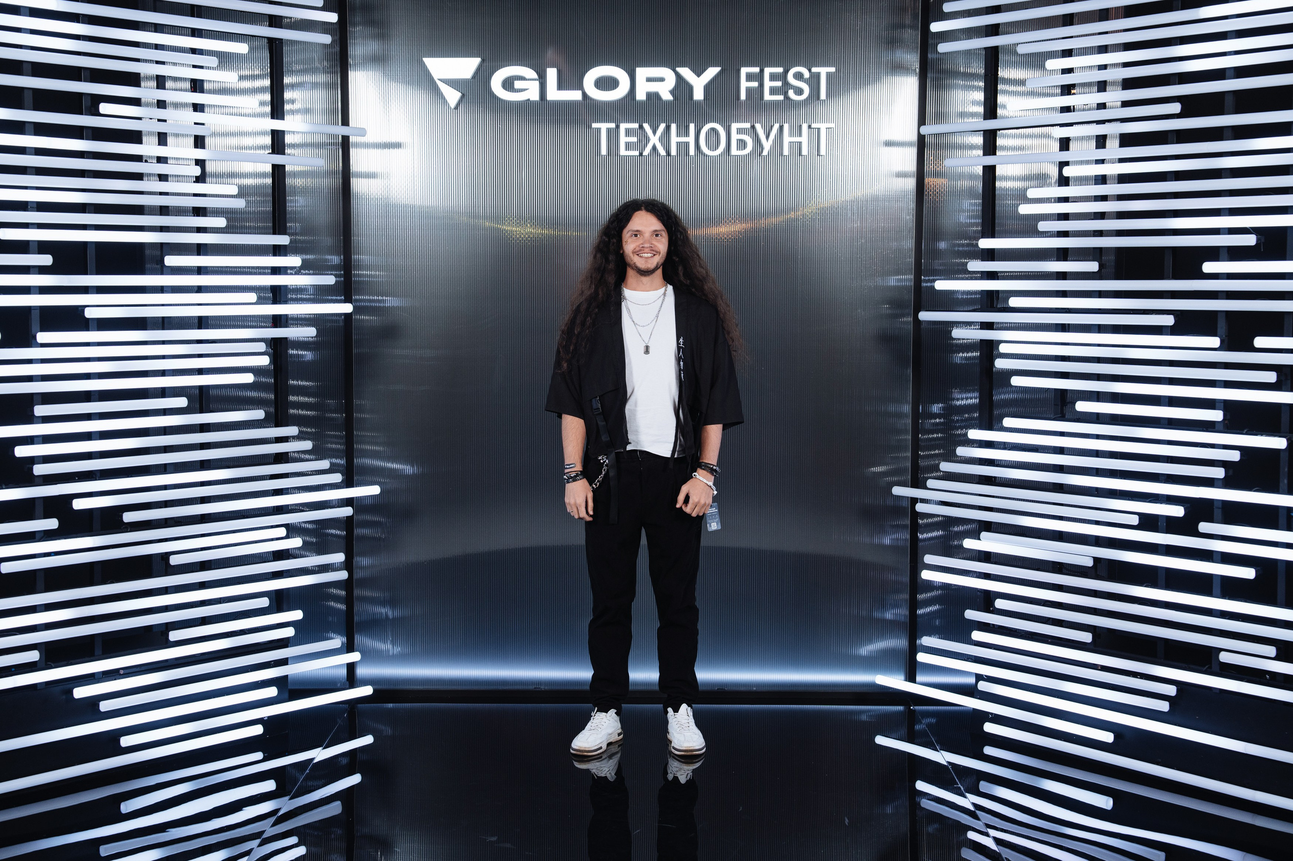 Glory 2025. Рекламный фотограф Москва — рекламная и бренд-съёмка | Polyakov