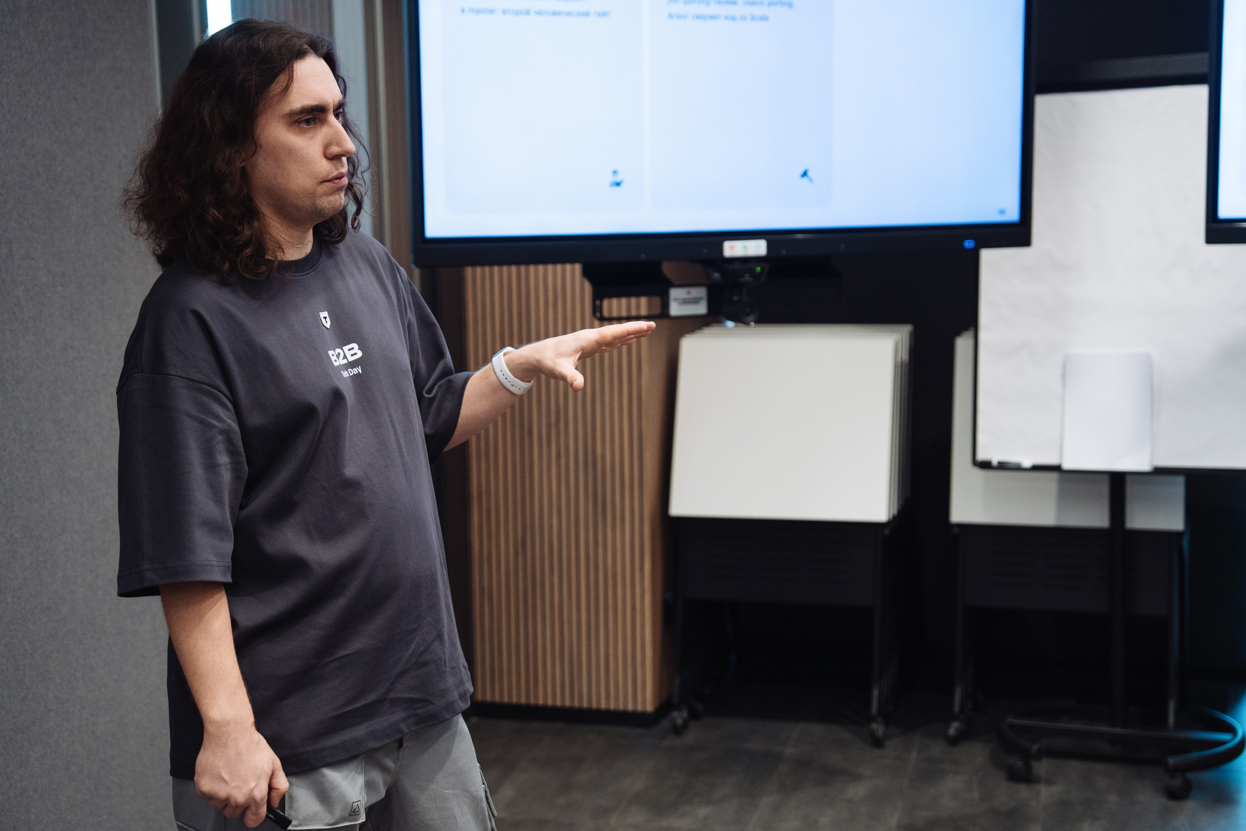 B2B Tech Day. Рекламный фотограф Москва — рекламная и бренд-съёмка | Polyakov