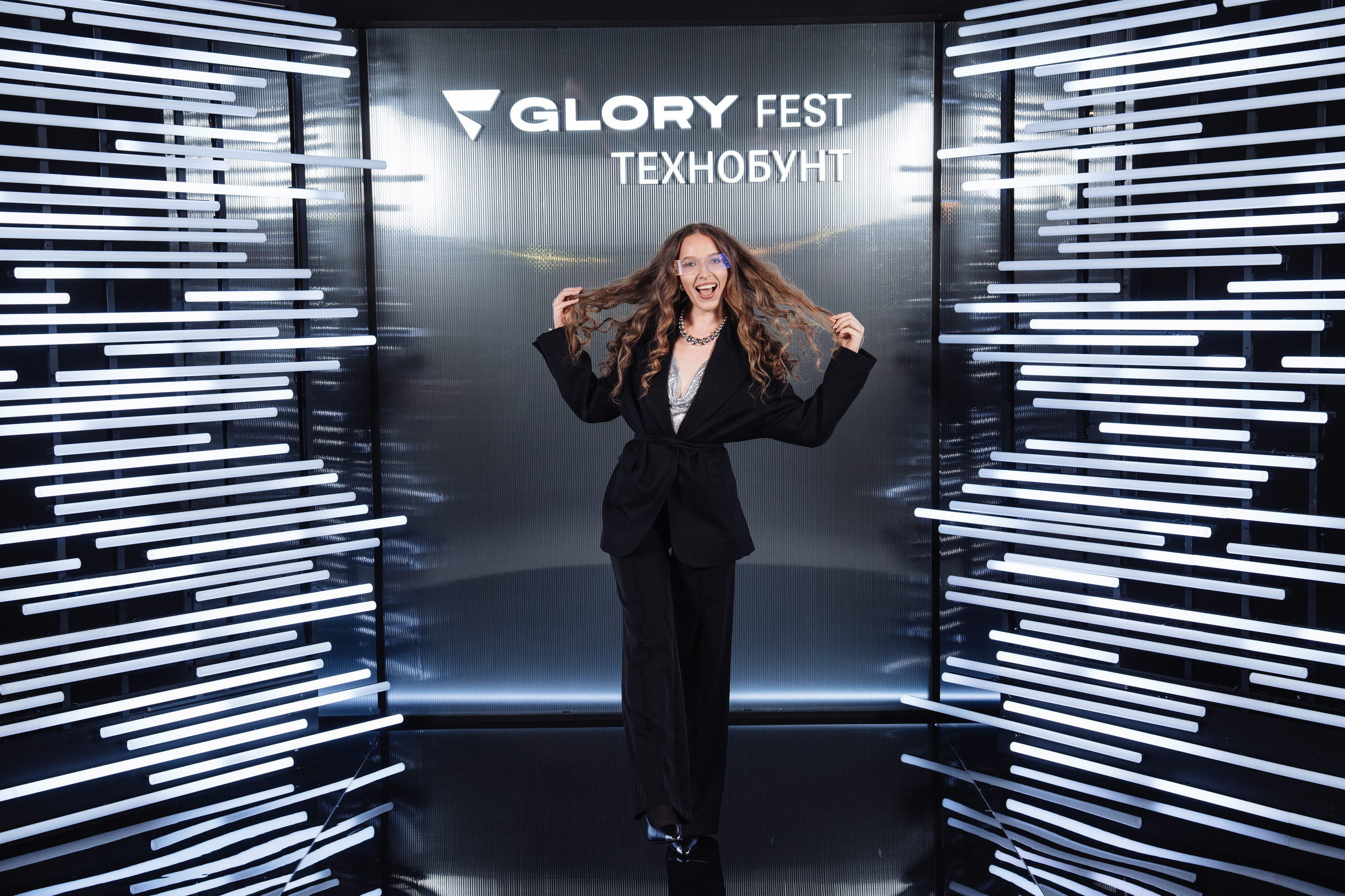 Glory 2025. Рекламный фотограф Москва — рекламная и бренд-съёмка | Polyakov