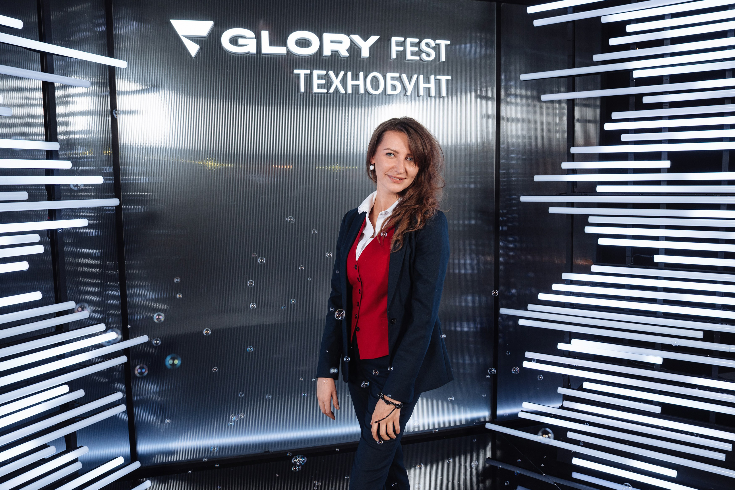 Glory 2025. Рекламный фотограф Москва — рекламная и бренд-съёмка | Polyakov