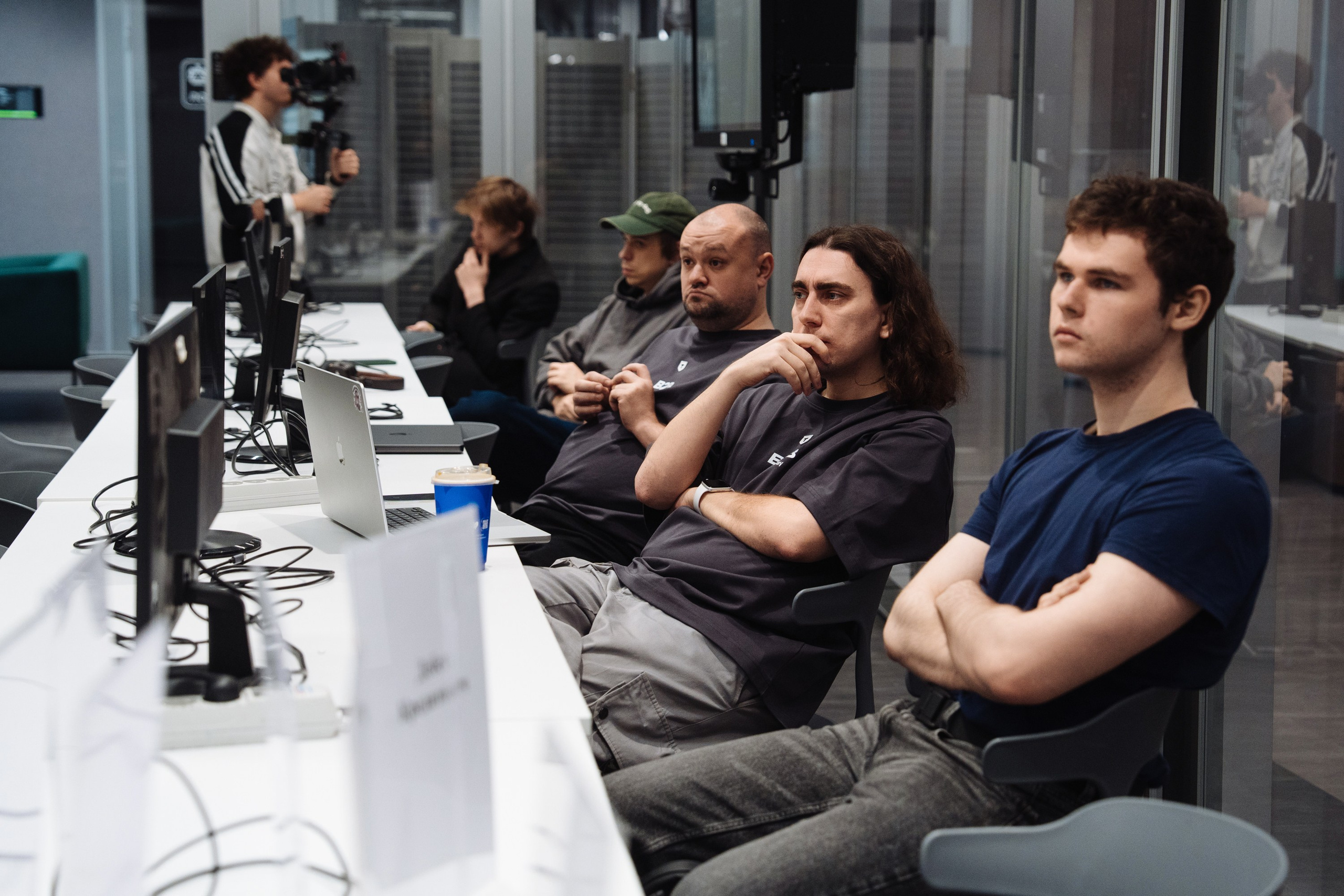 B2B Tech Day. Рекламный фотограф Москва — рекламная и бренд-съёмка | Polyakov