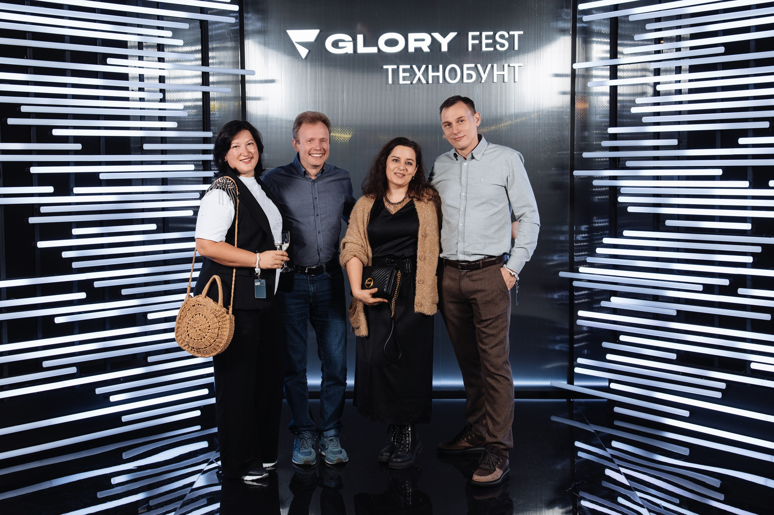 Glory 2025. Рекламный фотограф Москва — рекламная и бренд-съёмка | Polyakov