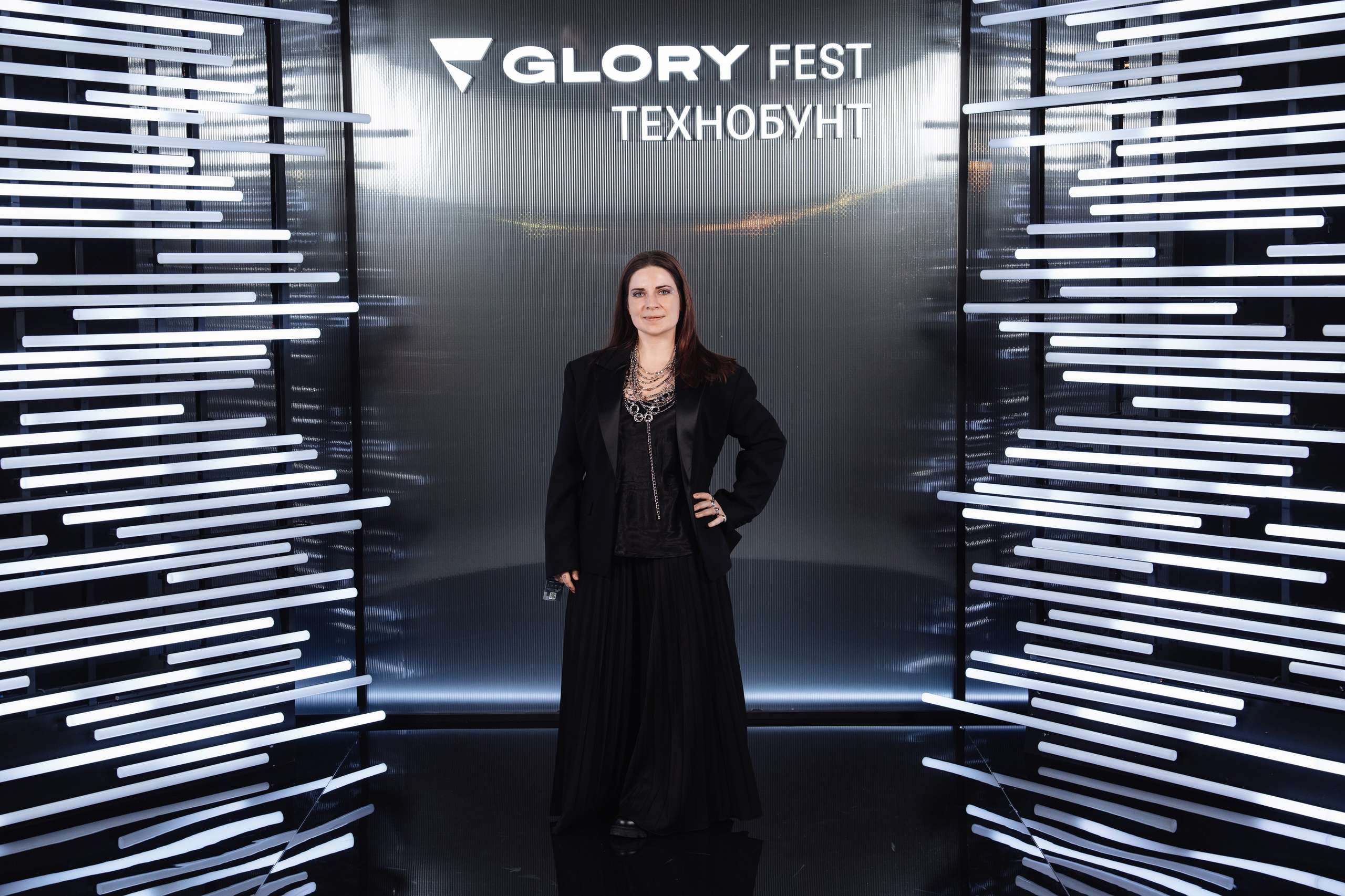 Glory 2025. Рекламный фотограф Москва — рекламная и бренд-съёмка | Polyakov
